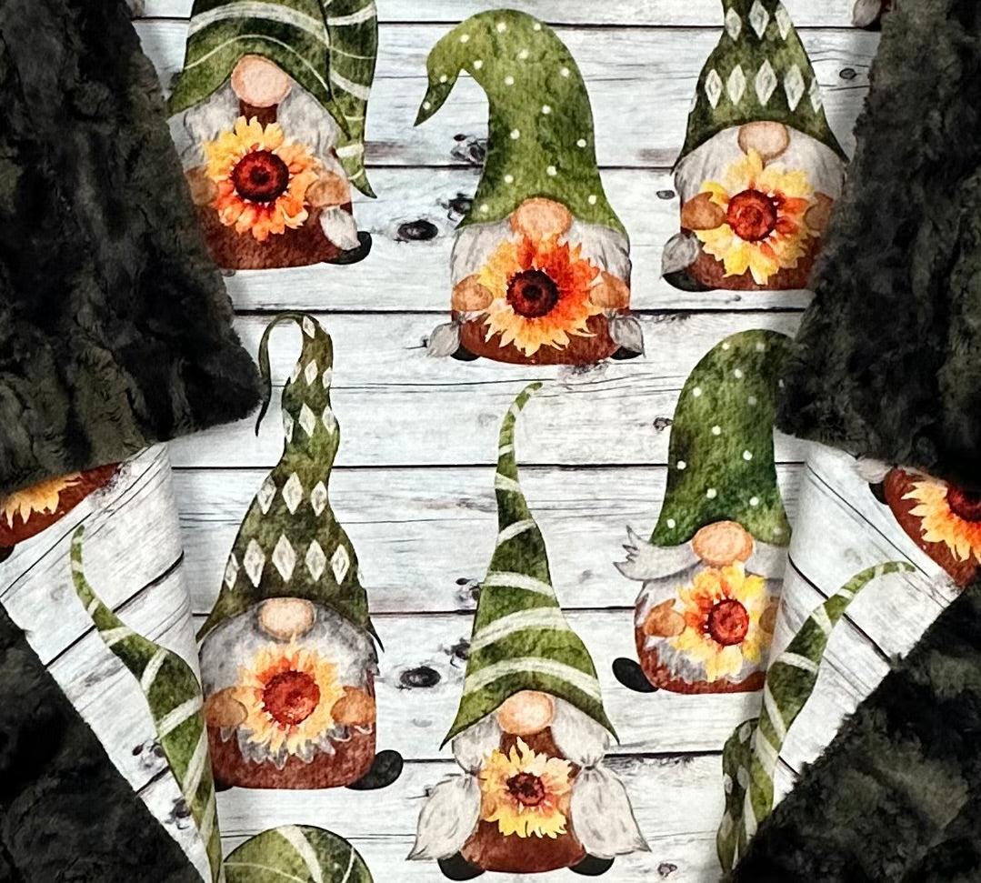 Soft Minky Blanket with Gnomes, Sunflowers & Shiplap Design - 41x60 Inches for Toddlers & Adults - Includes 13x19 Pillowcase - Wild Rabbit Crocodile Camo Pattern - Perfect for Nursery, Bedroom, or Cozy Couch Snuggles