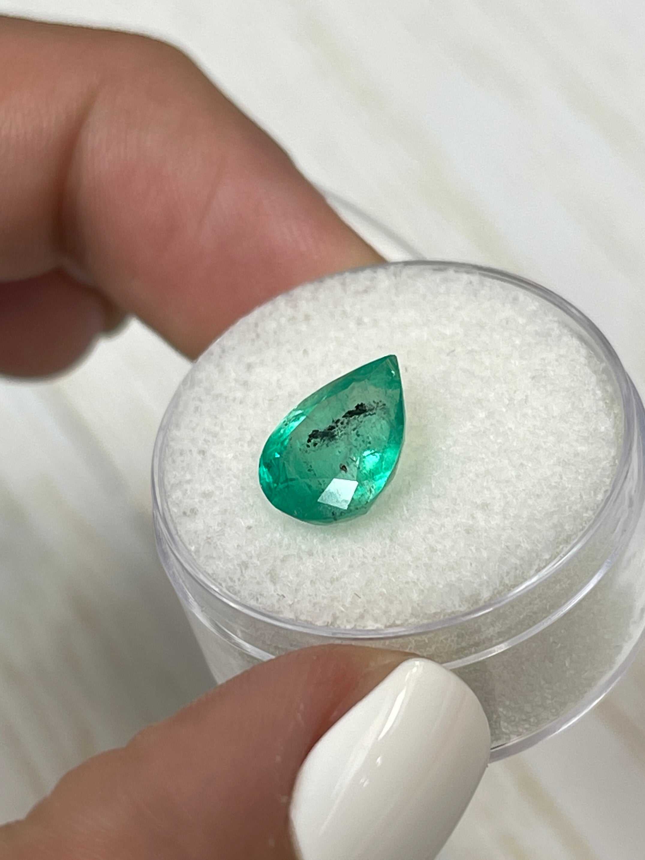 2.77 Carat Natural Green Colombian Emerald Pear Cut Loose Gemstone for Jewelry Making - Engagement Rings, Necklaces & Earrings