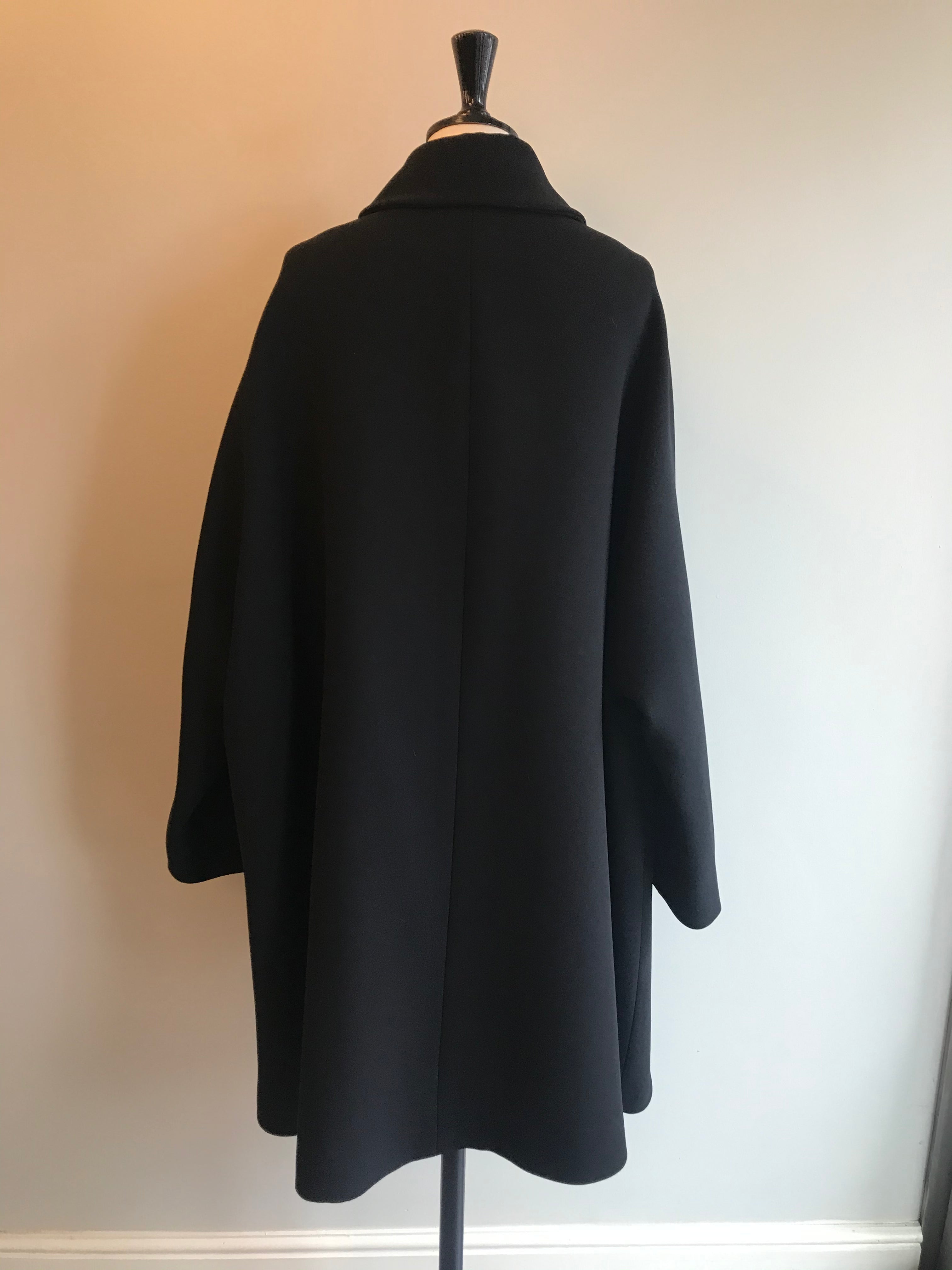Stylish Women's Opera Coat - Elegant Long Wool Overcoat for Evening Events, Theater & Formal Occasions