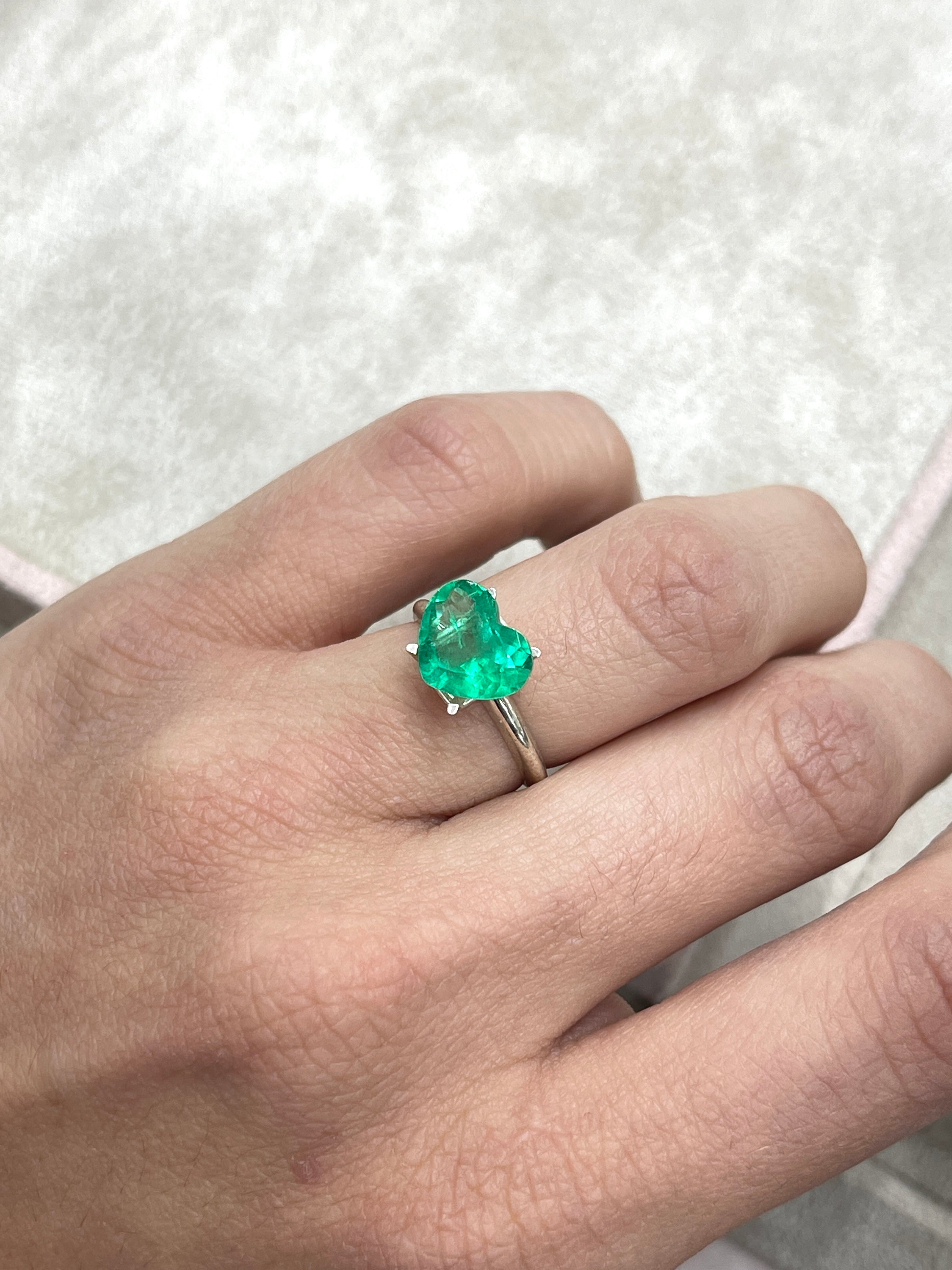 2.76 Carat 9x11mm Bright Medium Green Natural Loose Colombian Emerald Heart Cut Gemstone for Jewelry Making, Engagement Rings & Luxury Gifts