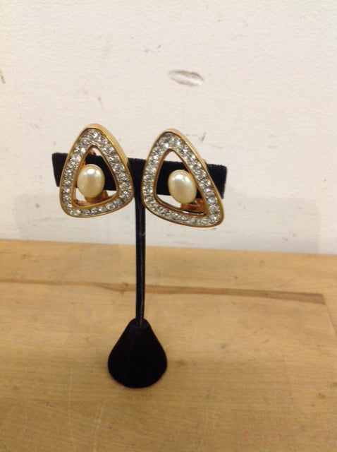 Elegant Gold Pearl Clip-On Earrings for Women – Perfect for Weddings, Parties & Special Occasions