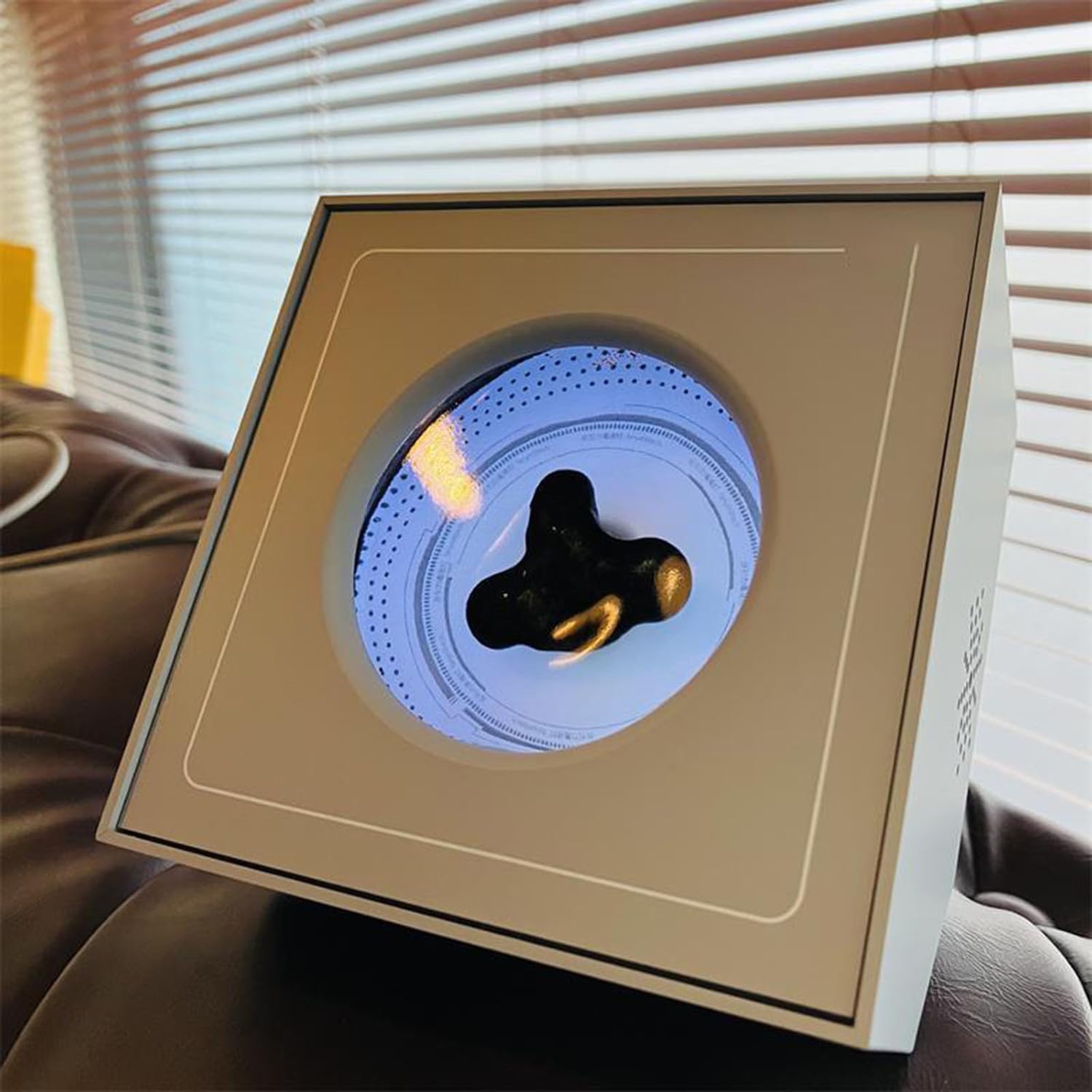 Household Rhythm Magnetic Fluid Pickup Lamp - Enhance Music Experience with Magnet Liquid Toy for Home & Office Decor - Bass Responsive Magnetic Sound Wave Display for Parties, Meditation & Work Spaces