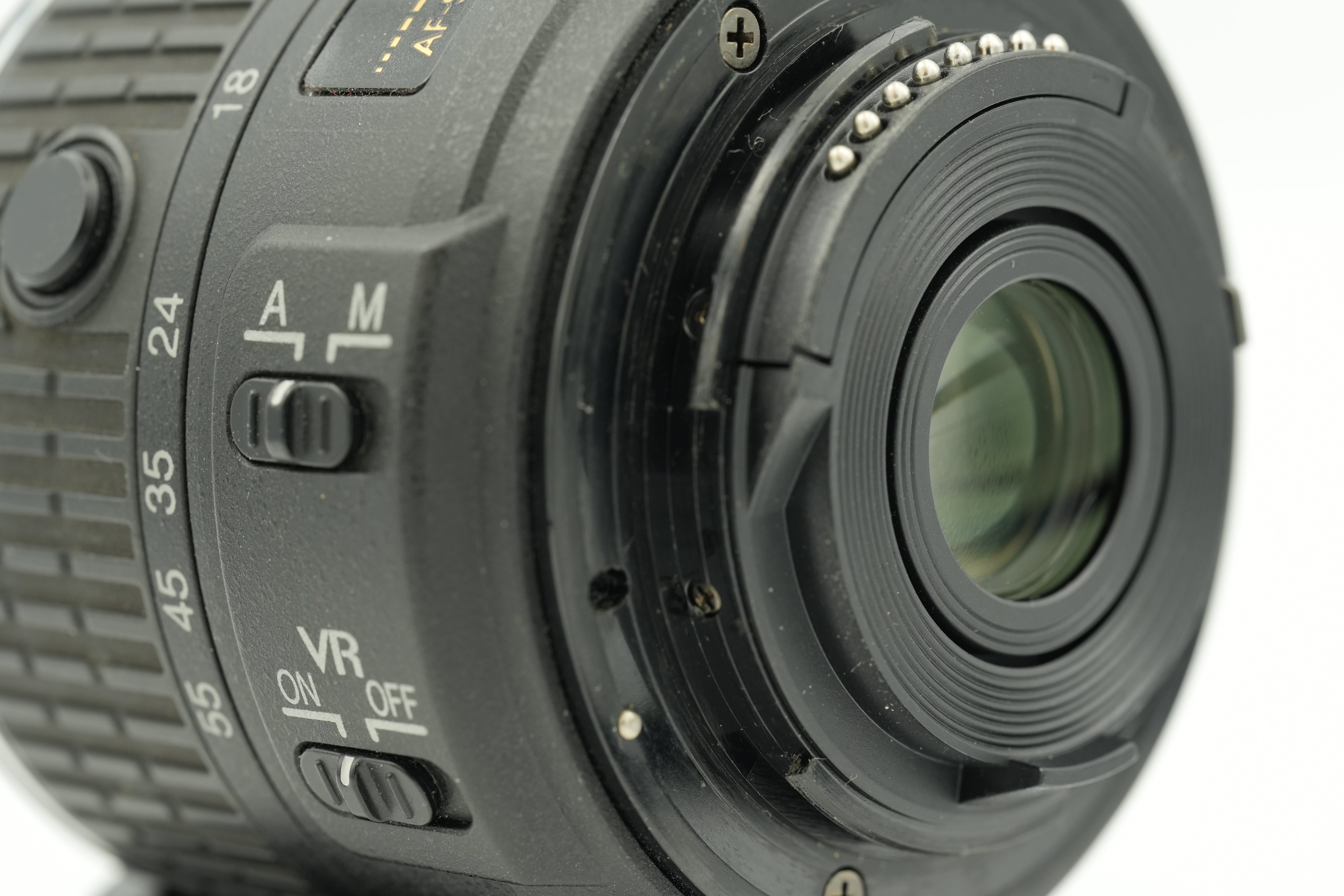 Used Nikon AF-S DX NIKKOR 18-55mm f/3.5-5.6G VR II Lens for DSLR Cameras - Perfect for Travel, Portrait & Landscape Photography