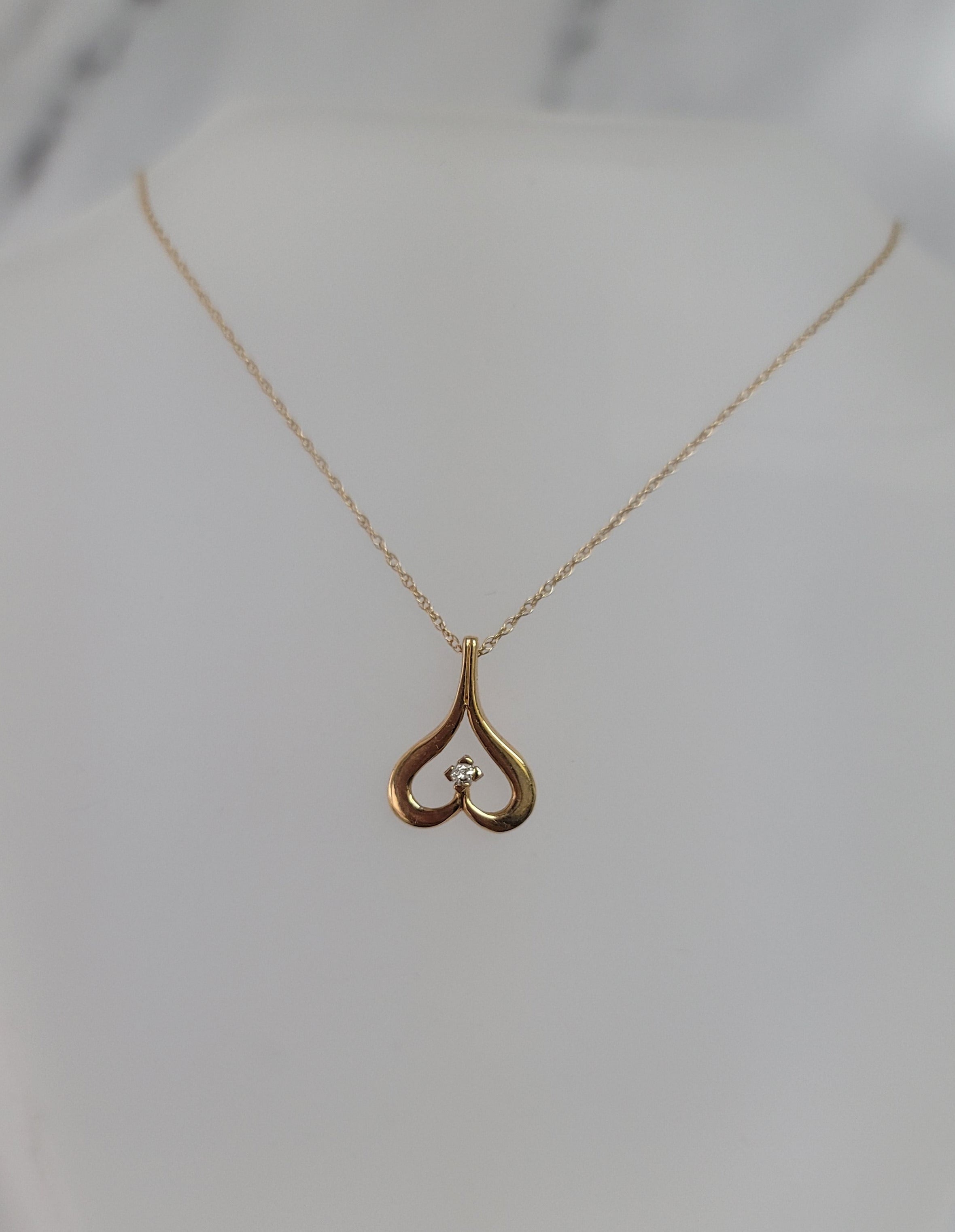 Elegant Upside Down Heart Pendant Necklace with Genuine Diamond Center - Perfect for Valentine's Day Gifts & Romantic Date Nights