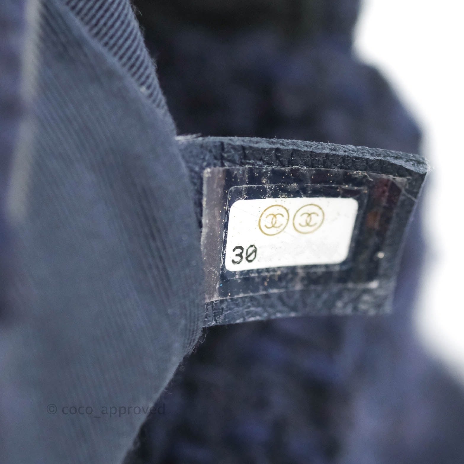 Chanel 19 Medium Flap Bag in Navy Tweed with Mixed Hardware - Luxury Designer Handbag for Women, Perfect for Work, Evening Events & Special Occasions