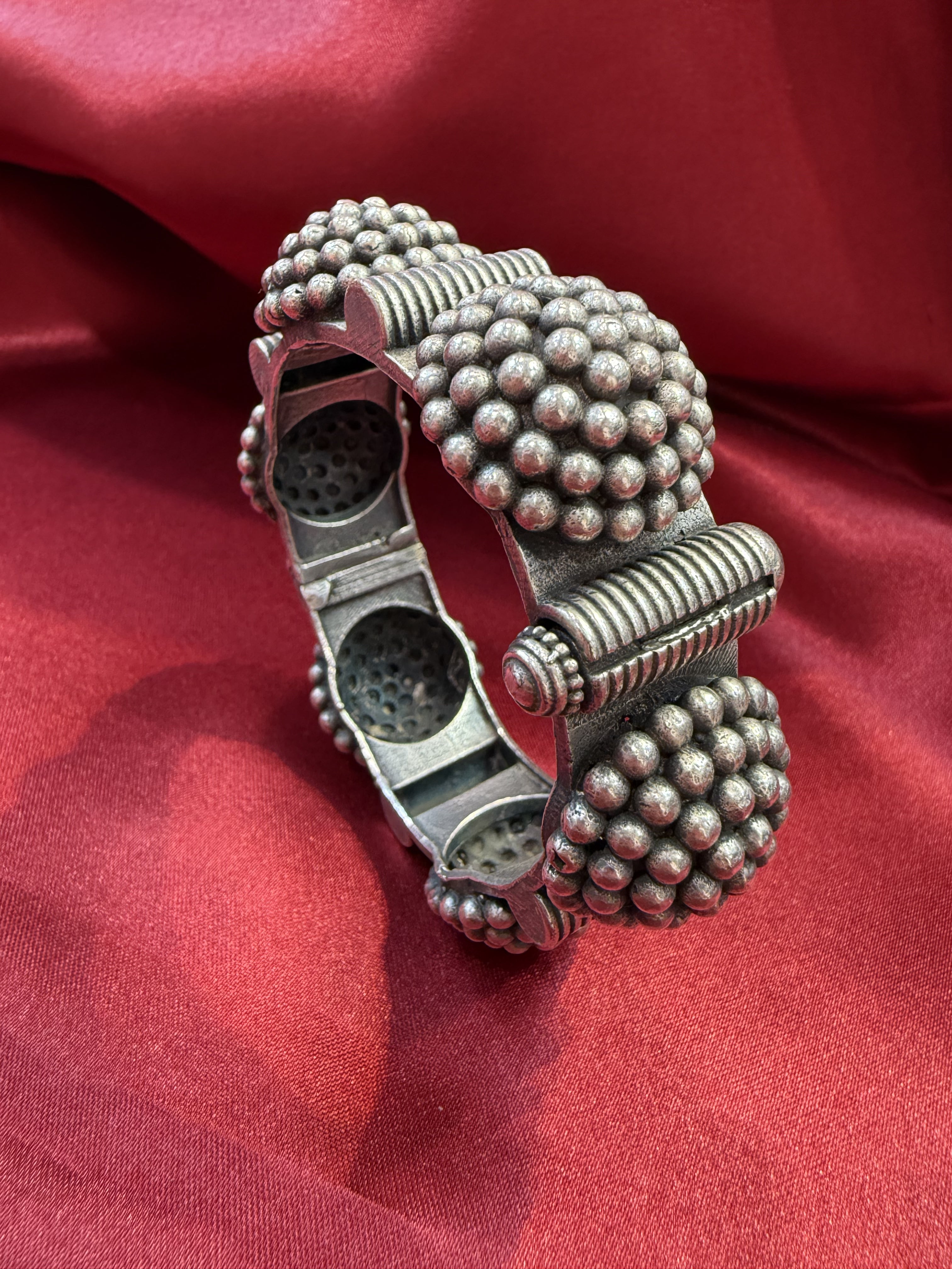 Elegant Tribal Oxidized Silver Ethnic Open Flower Design Kada Cuff Bracelet for Women - Boho Chic Handmade Jewelry for Festivals, Weddings & Special Occasions
