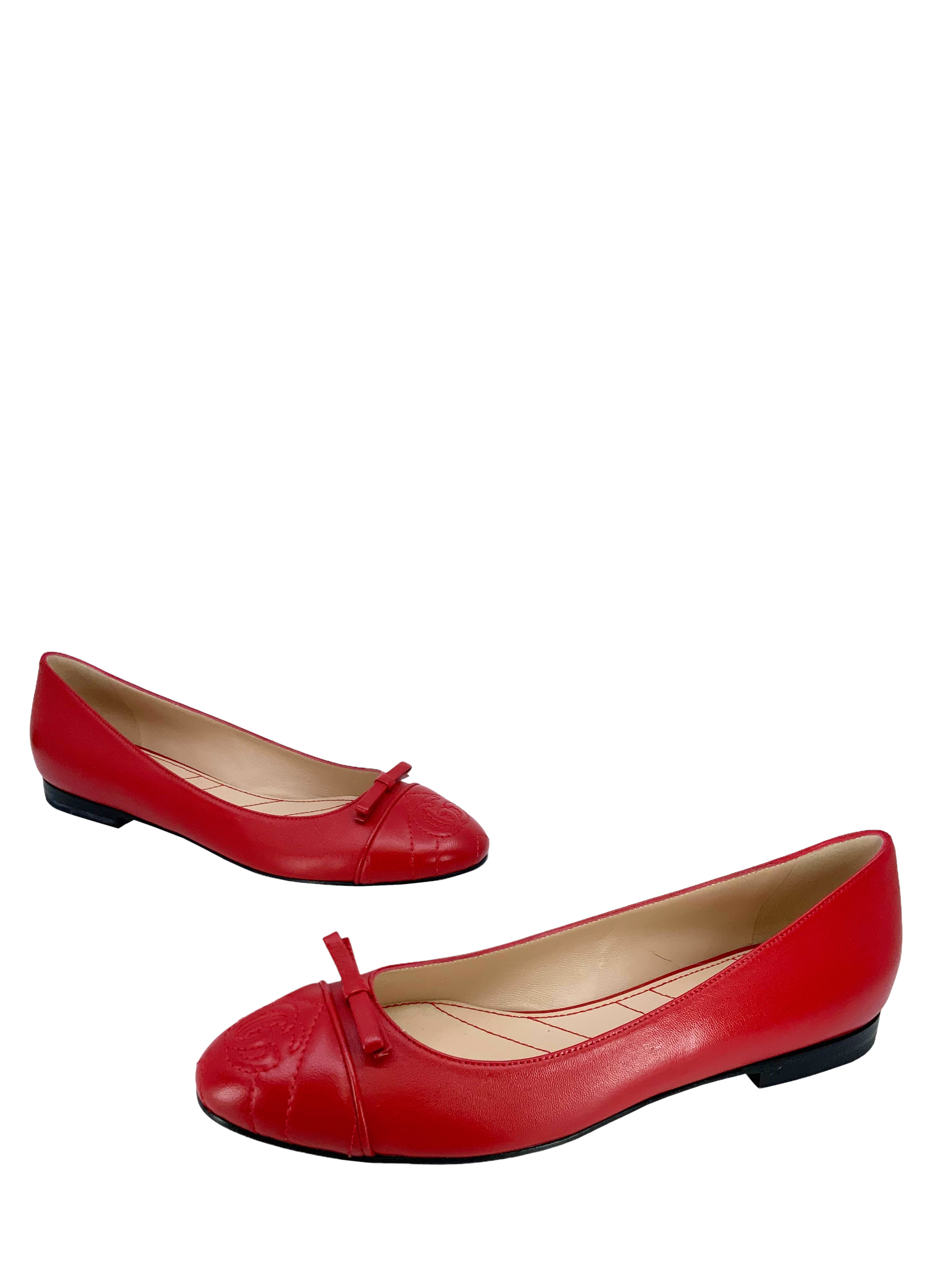 Gucci GG Marmont Leather Ballet Flats for Women - Size 8 (US) - New Authentic Designer Shoes | Perfect for Office, Date Night & Casual Outfits