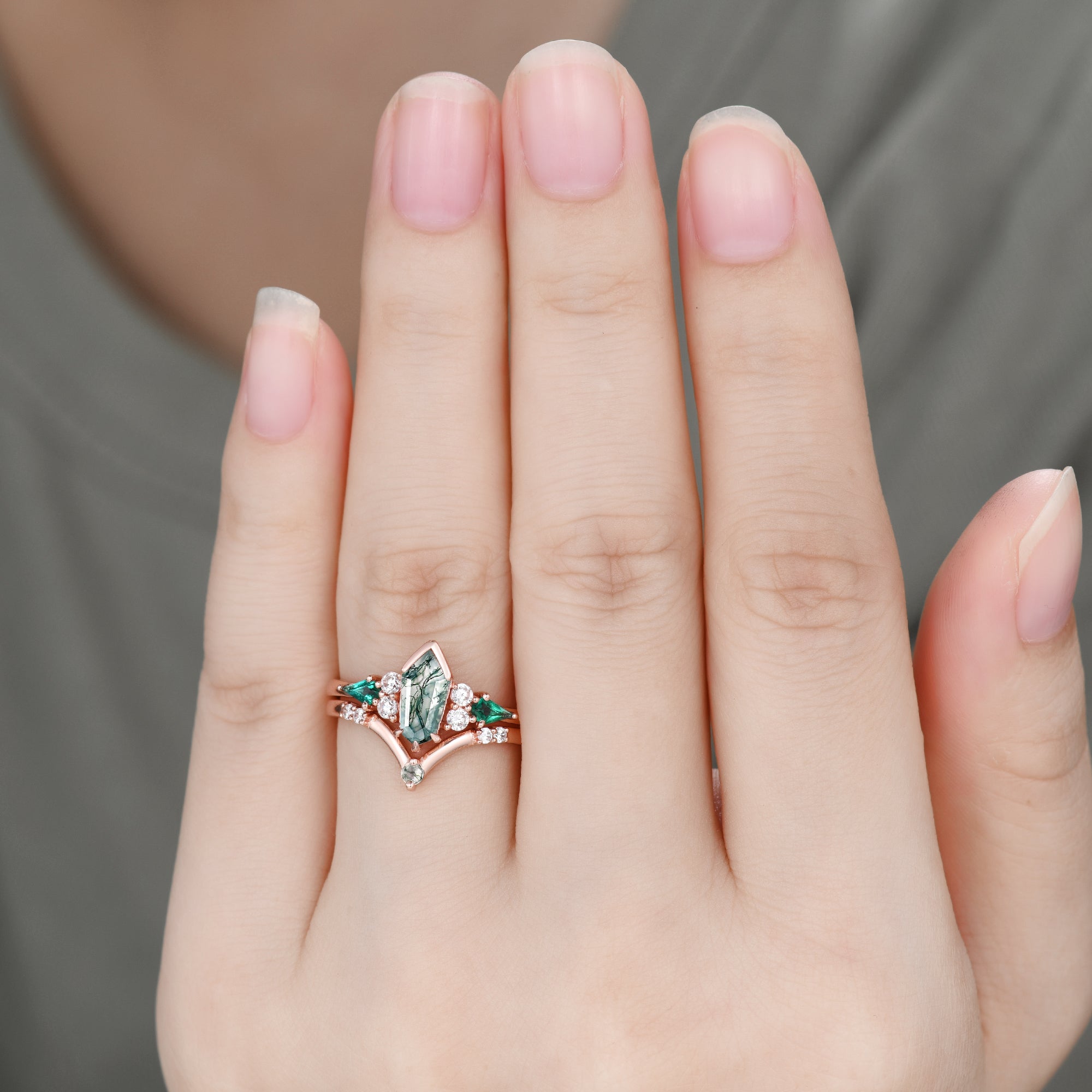 Unique Moss Agate Wedding Ring Set in Rose Gold - Gothic Engagement Ring with Coffin Shield Cut - Perfect for Alternative Weddings, Dark Romance & Gothic Bridal Jewelry