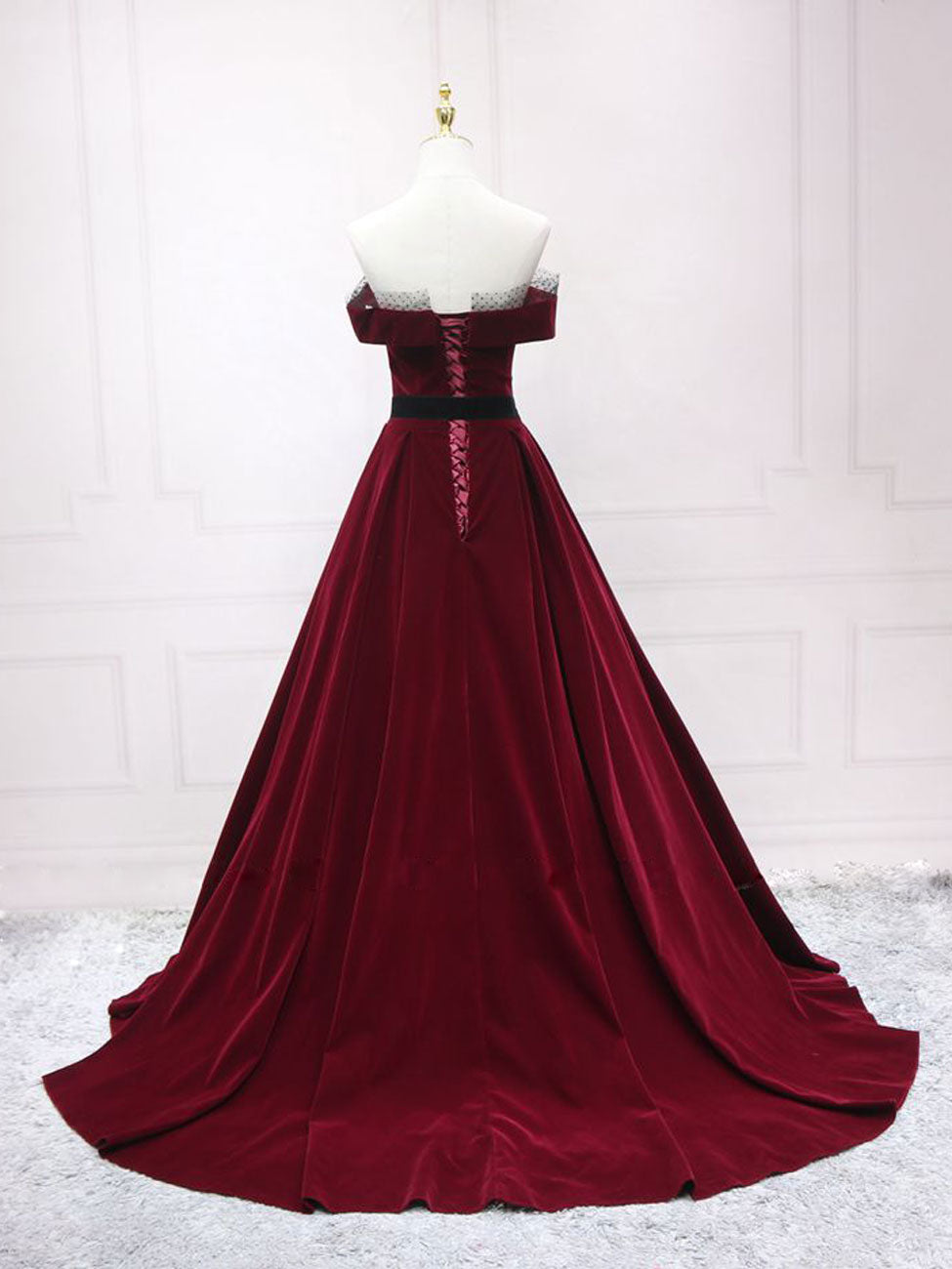 Elegant A-Line Velvet Dresses for Women - Formal & Party Wear - Perfect for Weddings, Cocktail Parties & Holiday Events