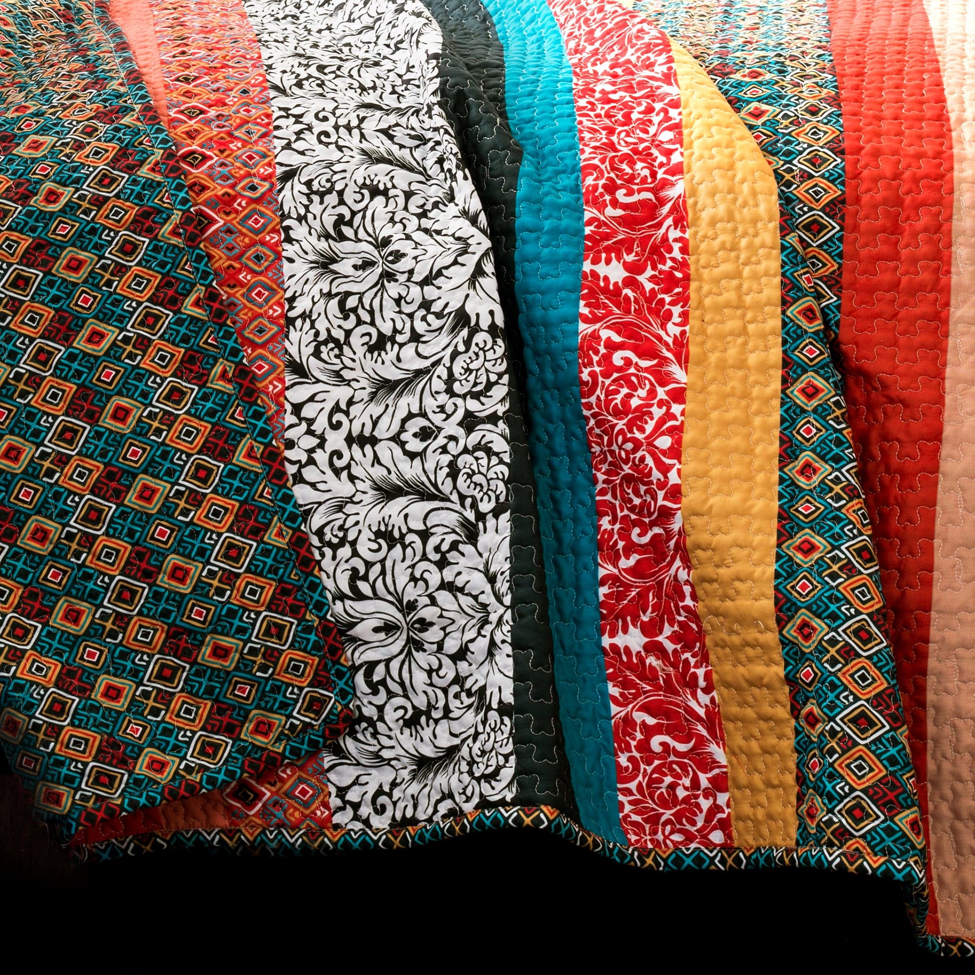 Boho Stripe 3-Piece Quilt Set - Queen Size, Soft Cotton Bedding for Bohemian Style Bedroom Decor | Perfect for Guest Rooms, Master Bedrooms & Cozy Home Styling