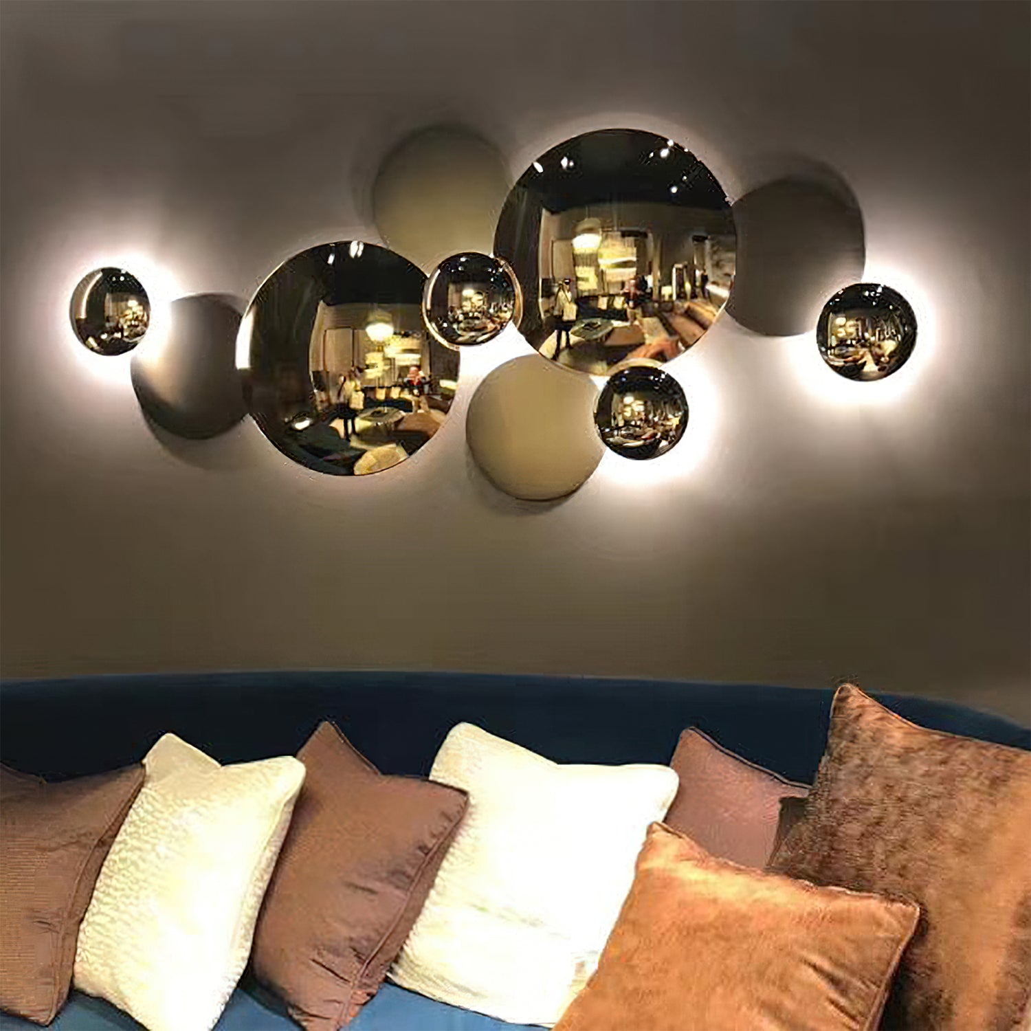 Golden Family Wall Light - Elegant Home Decor Lighting for Living Room, Bedroom & Hallway - Perfect for Indoor Wall Mounting & Ambient Illumination