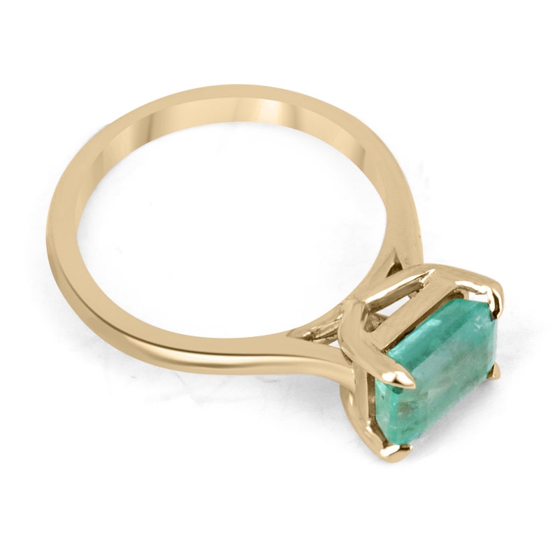 2.10ct 14K Gold East-West Emerald Solitaire Right Hand Ring for Women - Elegant Minimalist Jewelry for Everyday Wear, Special Occasions & Gift Giving
