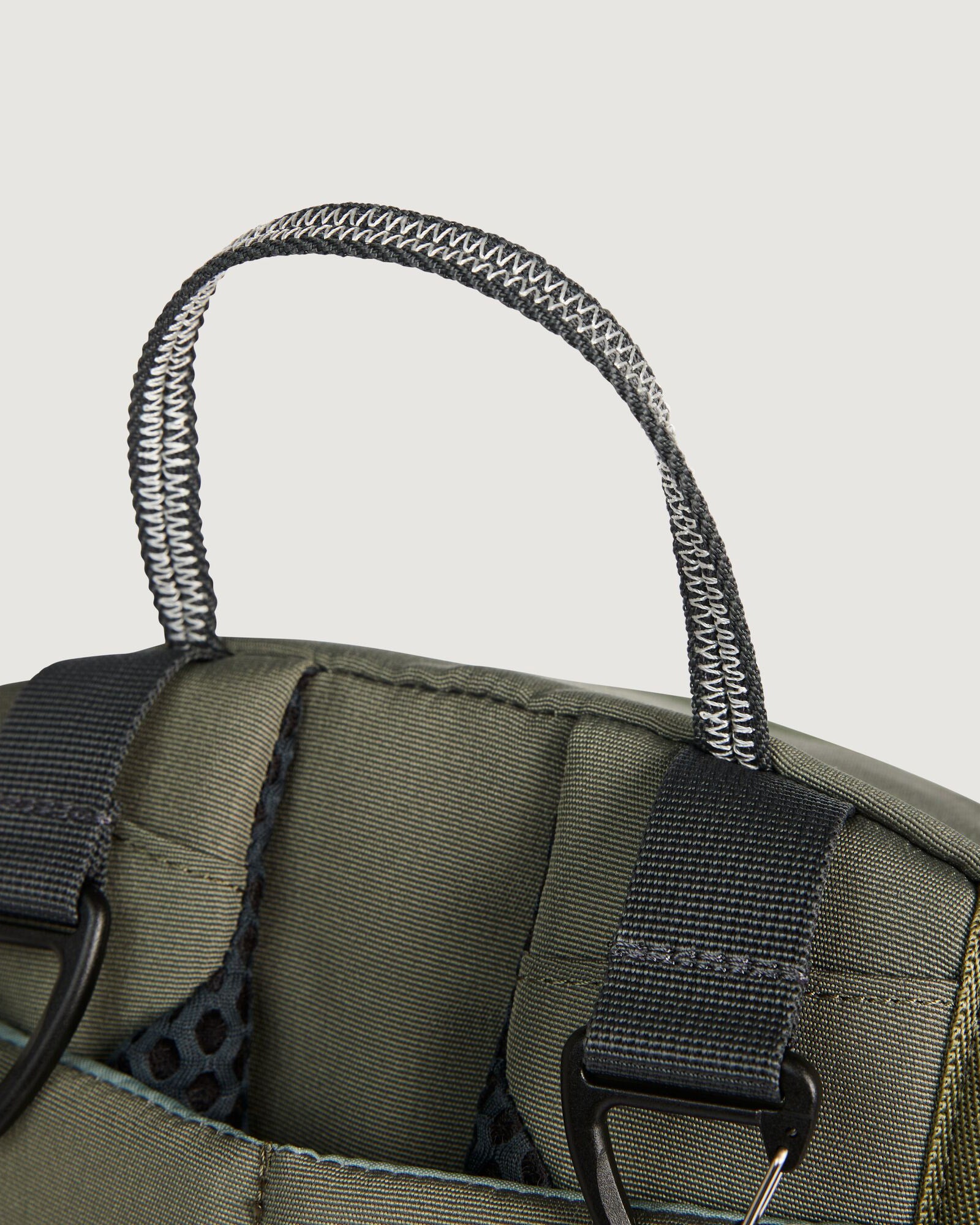 Gluon Beyond Backpack 18L Lightweight Hiking Daypack - Water-Resistant Travel Backpack for Men & Women - Perfect for Outdoor Adventures, Commuting & Daily Use