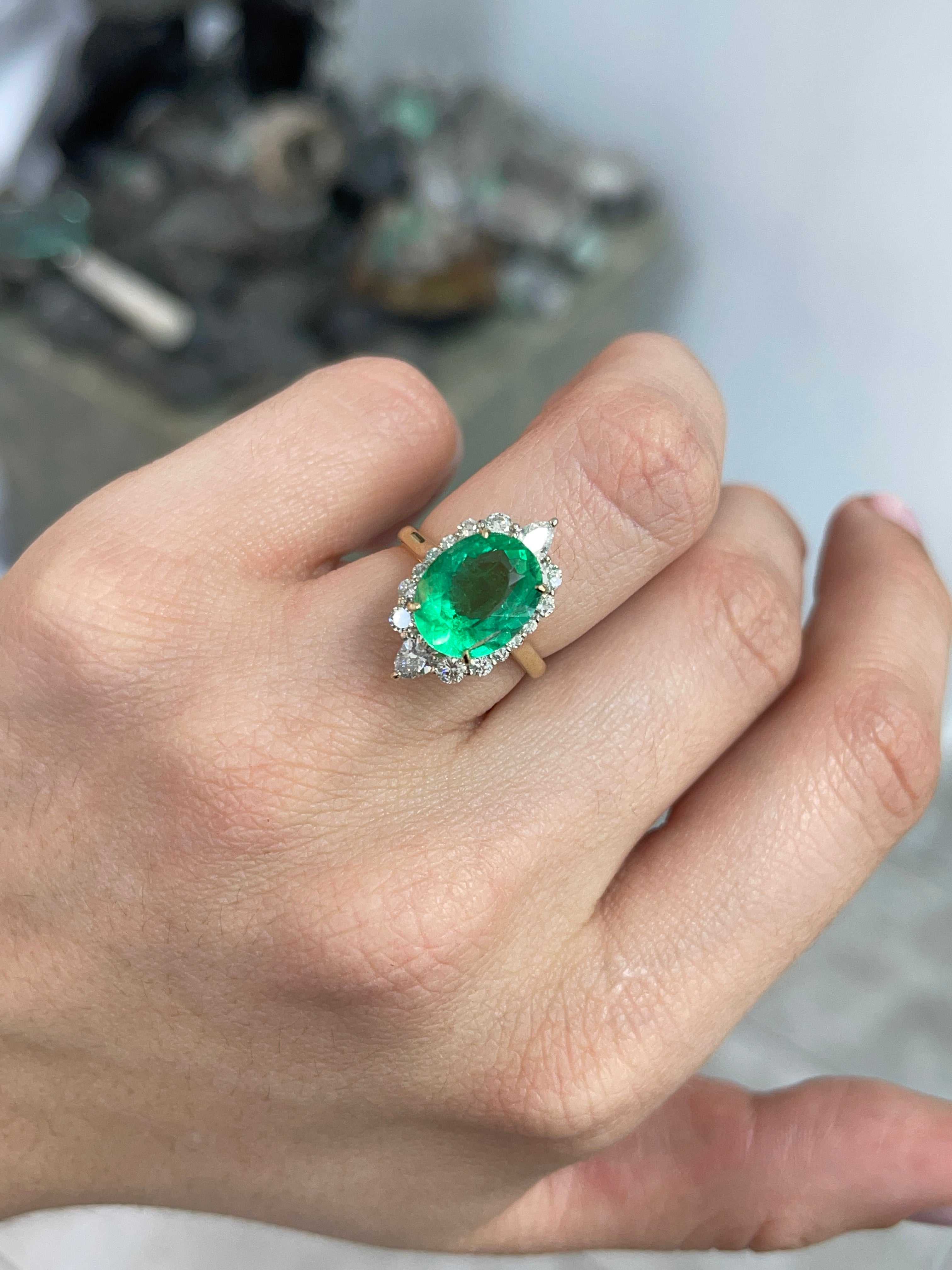 4.55tcw 18K Gold Natural Oval Emerald & Diamond Halo Engagement Ring for Women - Elegant Wedding, Proposal, Anniversary Gift Idea