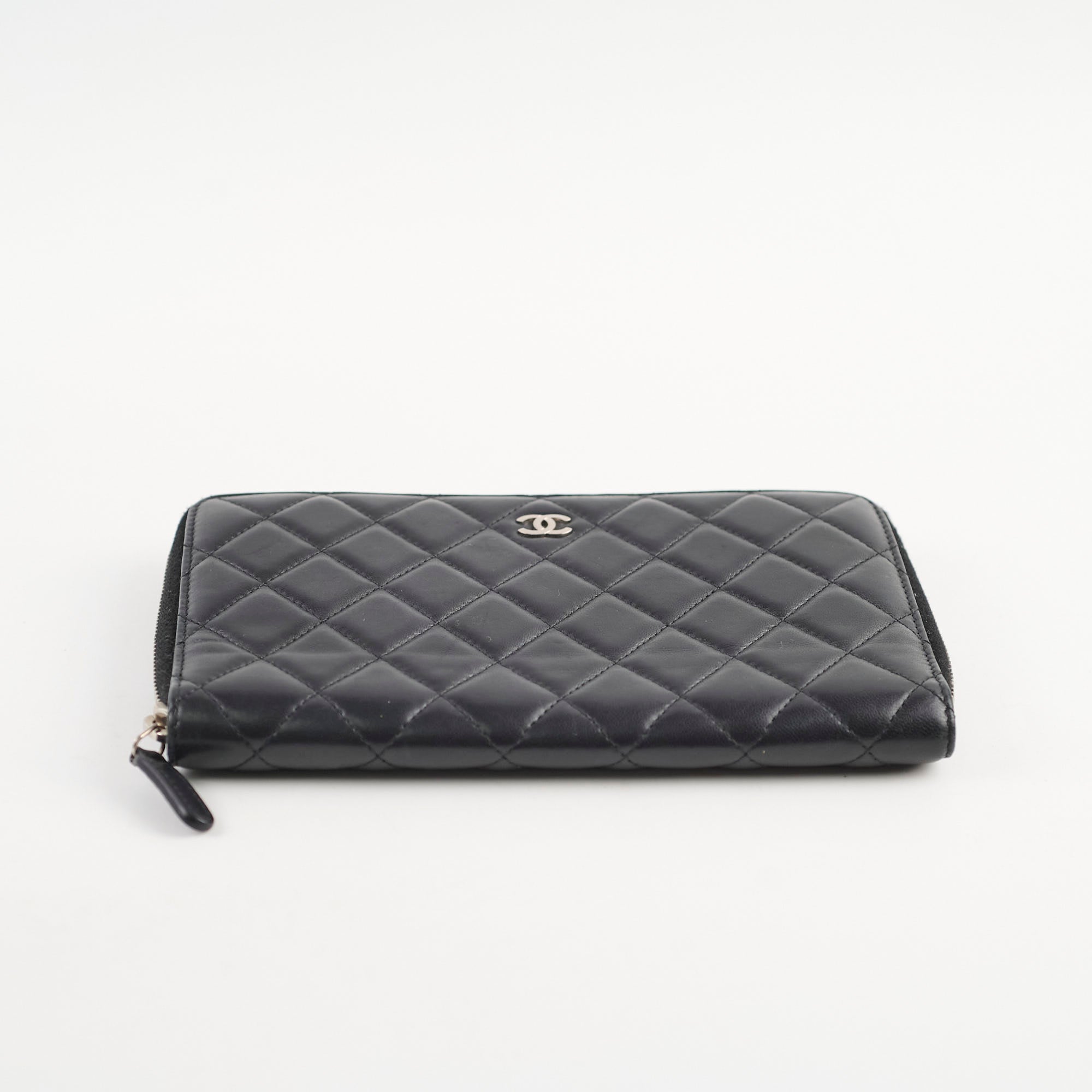 Chanel Classic Long Wallet in Black Lambskin Leather - Luxury Women's Designer Wallet for Everyday Use & Special Occasions