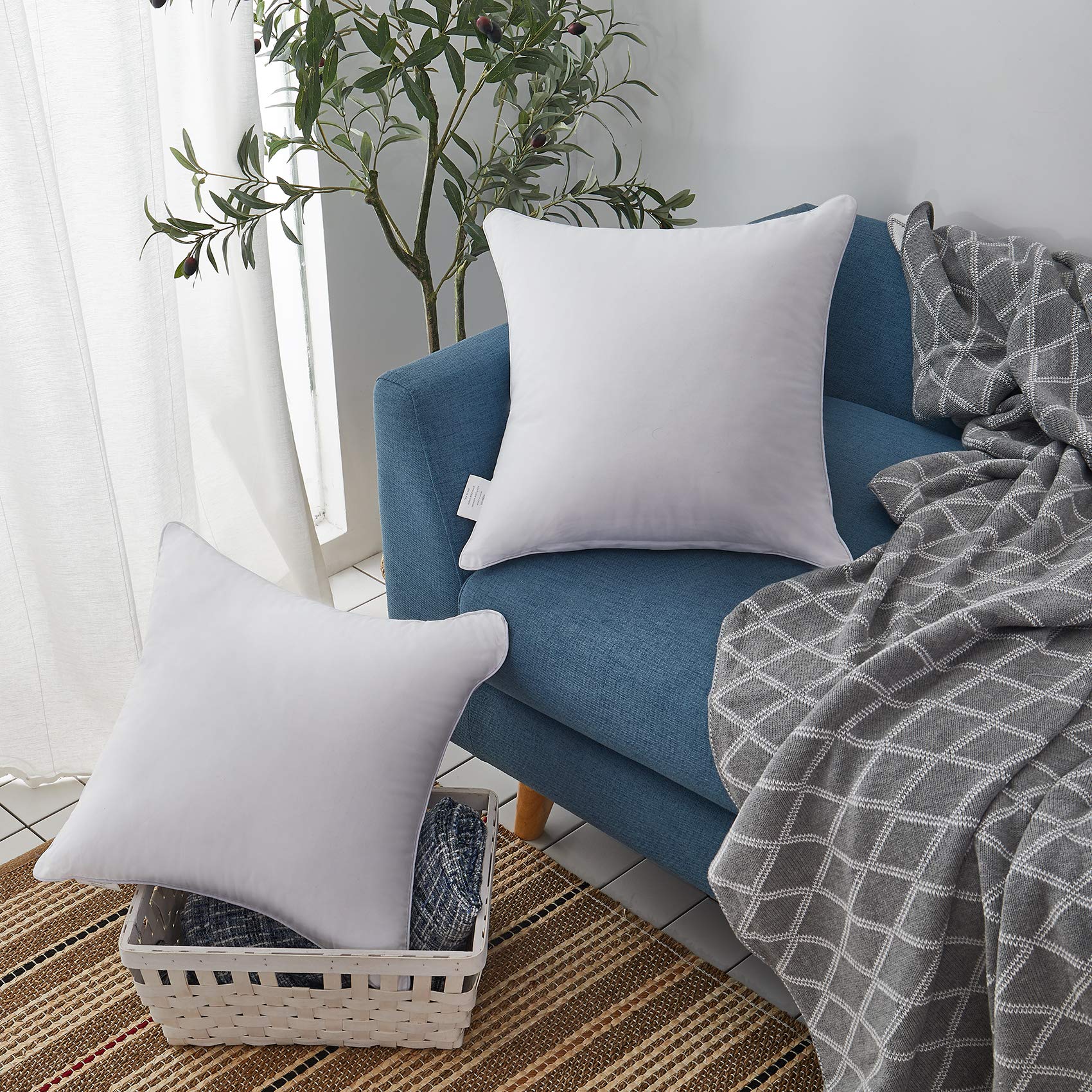 Oubonun 22 x 22 Inch Square Throw Pillow Inserts (Set of 2) - 100% Cotton Decorative Sofa Pillow Covers - White Couch Pillow for Living Room, Bedroom & Home Decor