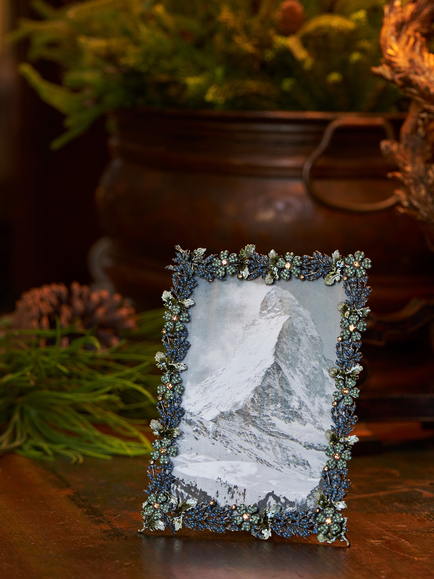 5x7 Edelweiss Picture Frame - Elegant Floral Design for Home Decor, Wall Display & Photo Gifts - Perfect for Living Room, Bedroom, Office & Wedding Memories