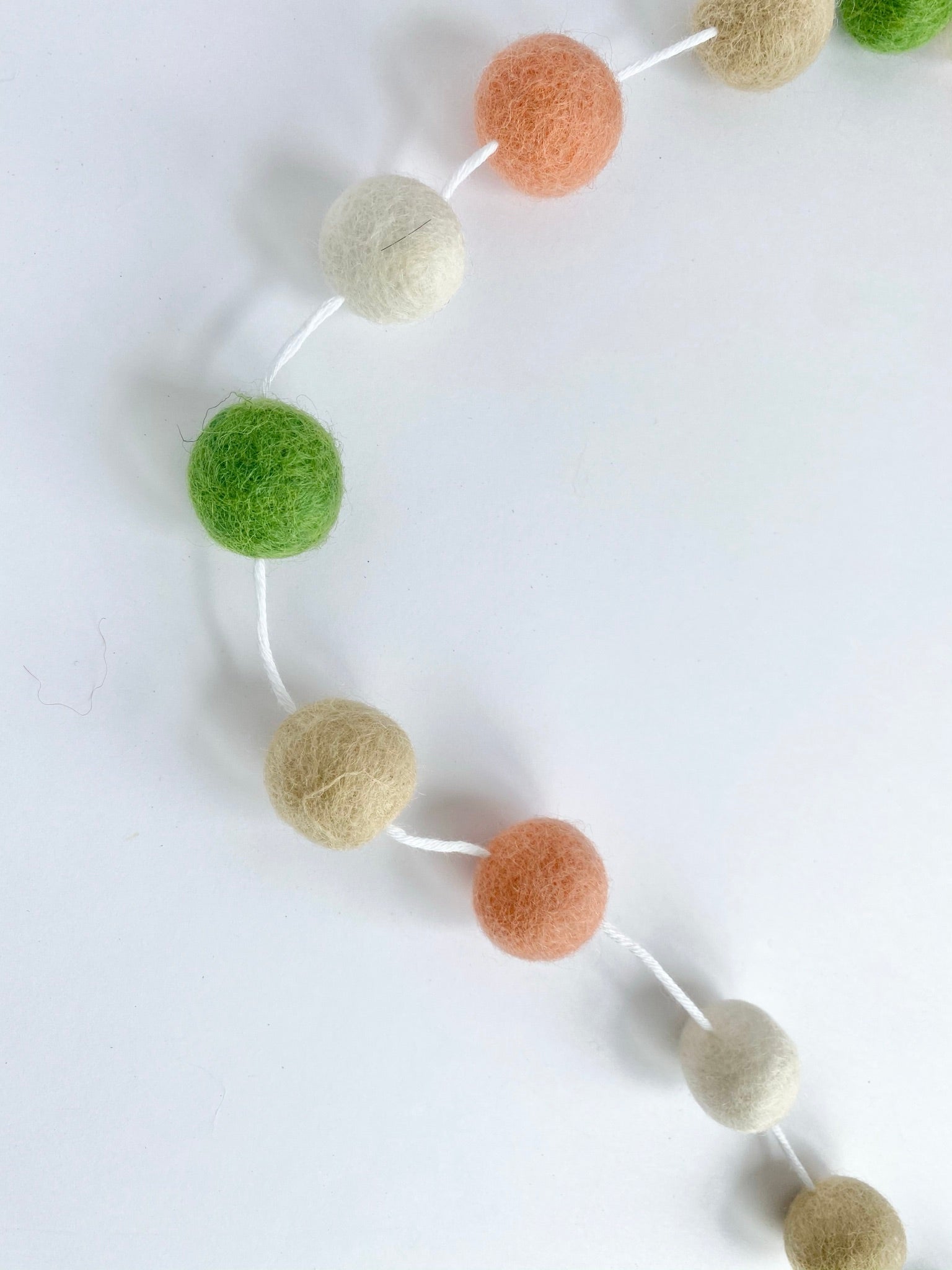 Georgia Peach Felt Ball Garland - Handmade Decorative String for Nursery, Wedding, Party & Home Decor - Perfect for Baby Showers, Christmas Tree, Wall Hanging and Boho Style Room