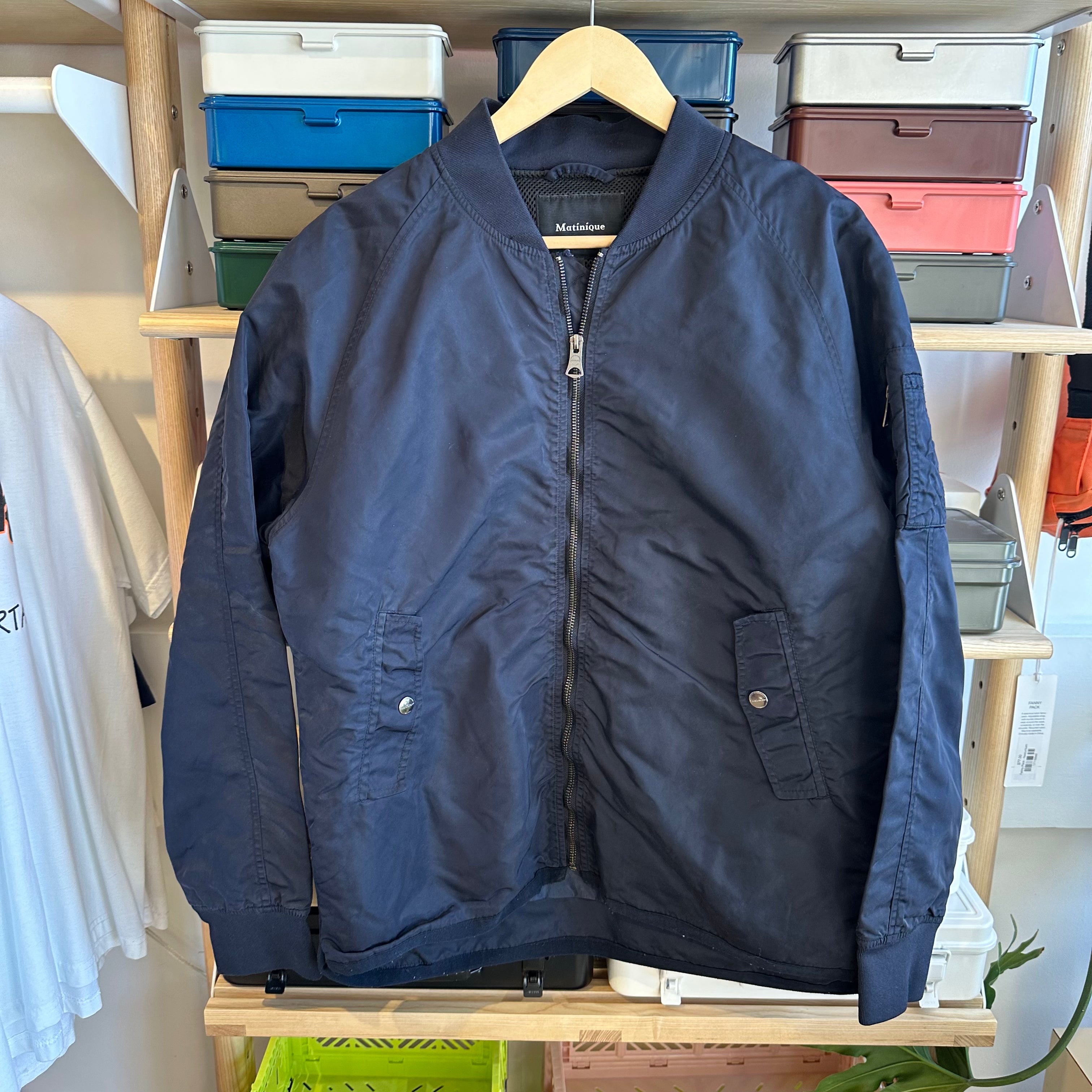 Black Jacket for Men & Women | Stylish Lightweight Outerwear for Fall & Winter | Perfect for Casual Outings, Travel & Outdoor Activities