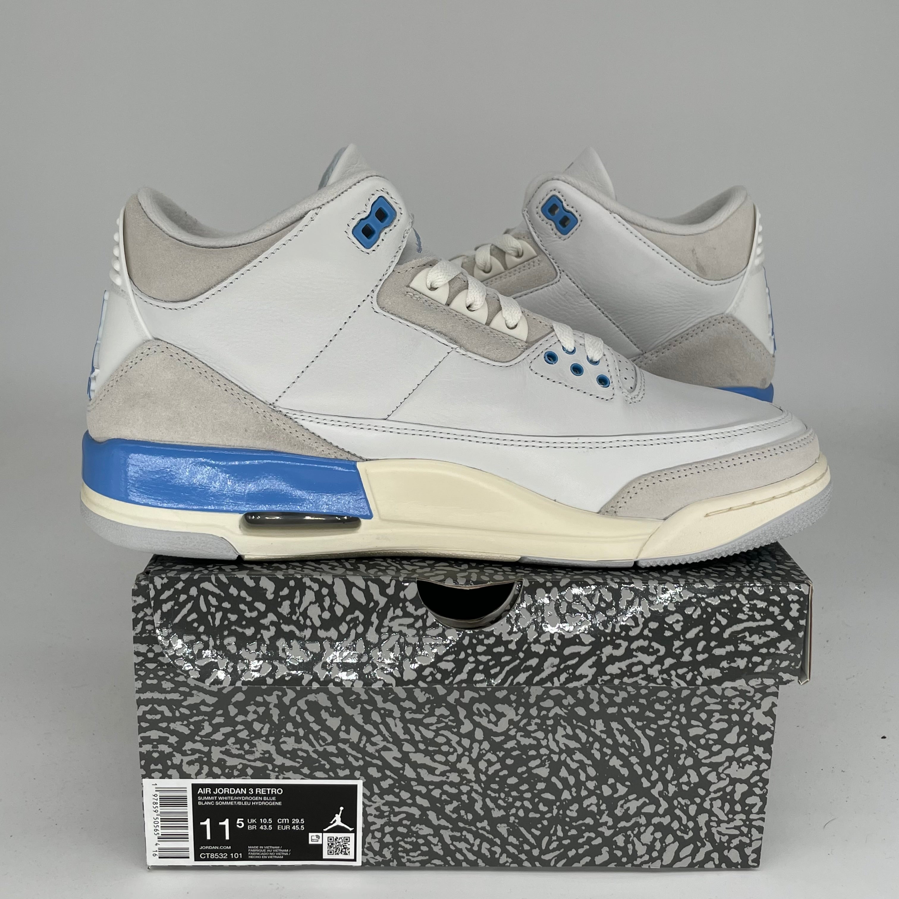 Original Title: AIR JORDAN 3 LUCKY SHORTS SIZE 11.5 CT8532 101   Optimized Title: **Air Jordan 3 Retro Lucky Green Basketball Shorts - Men's Size 11.5 (CT8532-101) - Perfect for Basketball, Gym & Streetwear**
