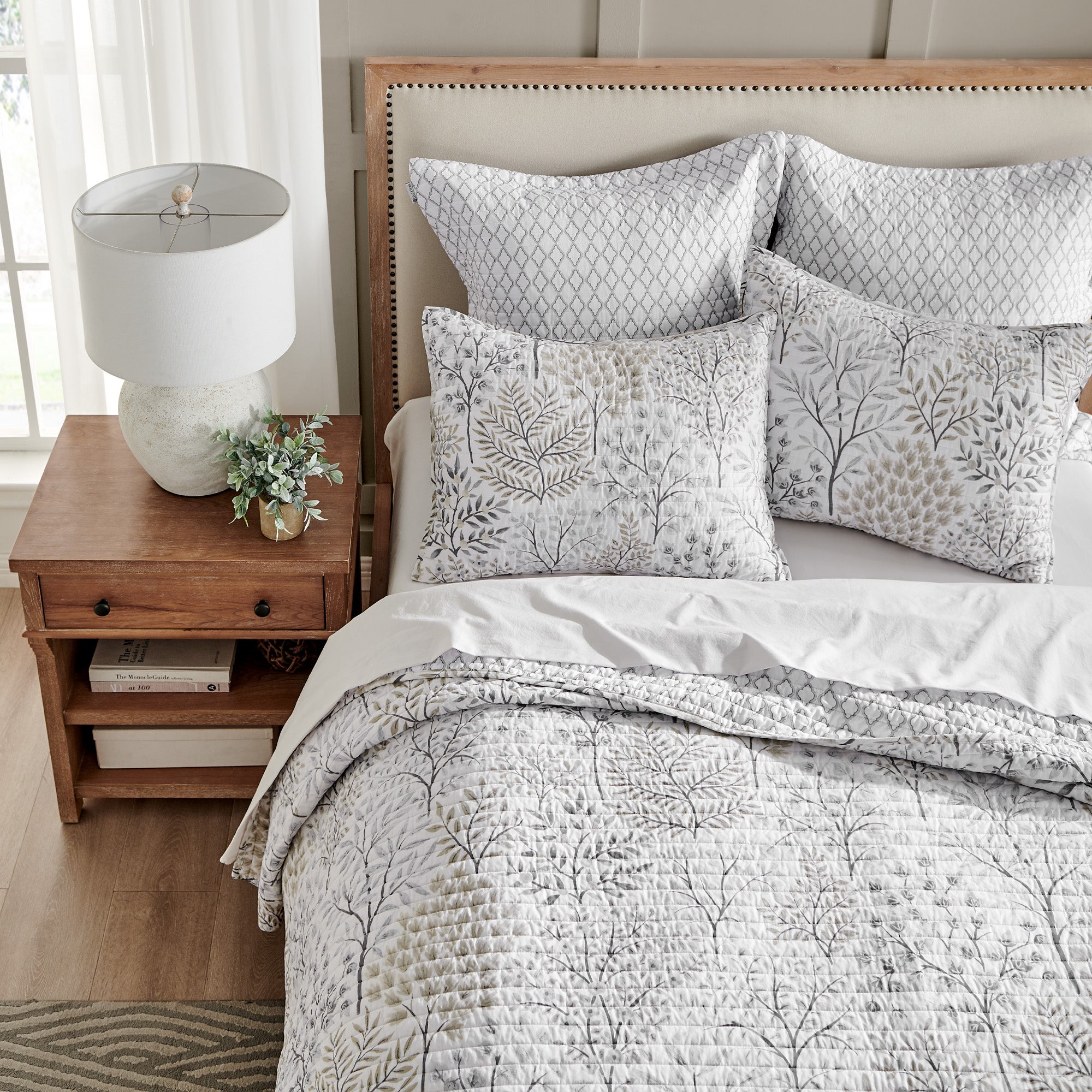 Premium English Forest Quilt Set - Soft Bedding Comforter with Nature Inspired Design for Cozy Bedroom Decor | Perfect for Master Bedrooms, Guest Rooms & Cabin Retreats