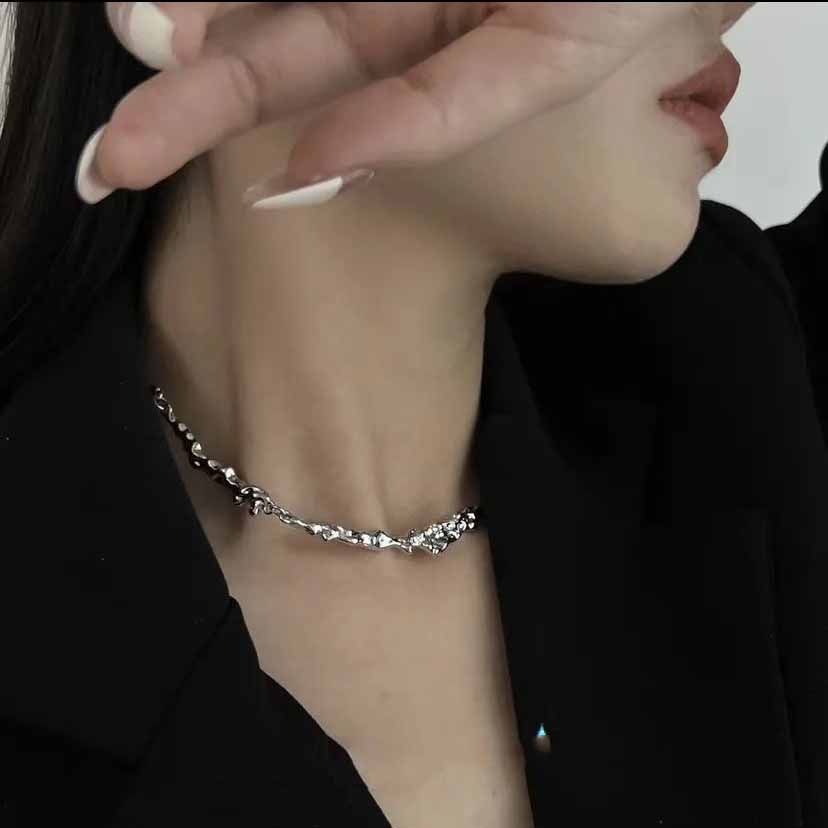 Trendy Irregular Molten Unisex Chain Necklace HN2700 - Perfect for Casual Outfits, Layering & Gift Giving
