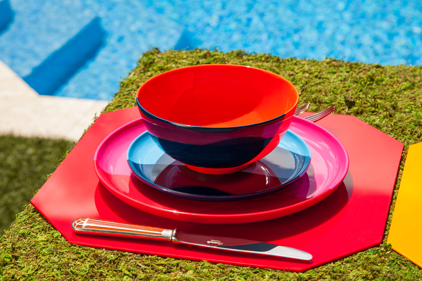 1/2 & 1/2 Melamine Dinner Plates Set of 4 - Fuchsia & Red Durable Plastic Plates for Outdoor Dining, Picnics & Parties - Exclusive Design by Thomas Fuchs Creative