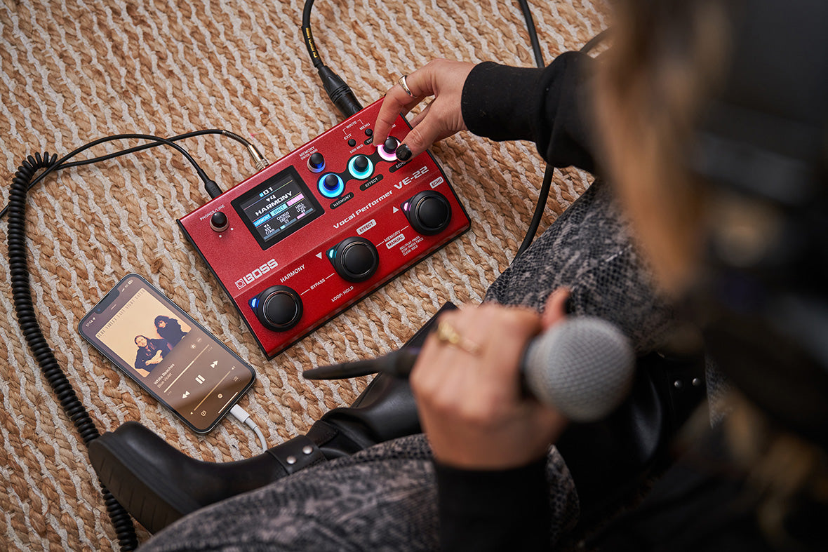 BOSS VE-22 Vocal Performer & Looper Pedal - Professional Vocal Effects Processor for Singers & Musicians - Perfect for Live Performances, Studio Recording & Karaoke Nights