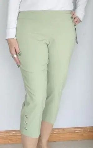 Stylish Green Pull-On Capri Pants for Women - Comfortable Stretch Fabric, High Waist, Casual & Workout Wear - Perfect for Yoga, Running, and Everyday Fashion