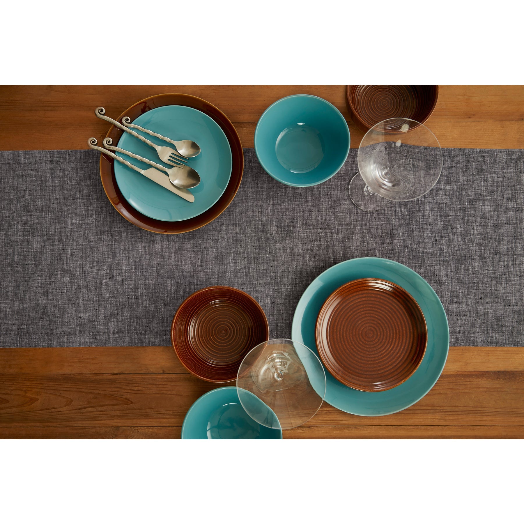 Elegant Athena Table Runner - Premium Dining Table Decor for Weddings, Holidays & Special Occasions