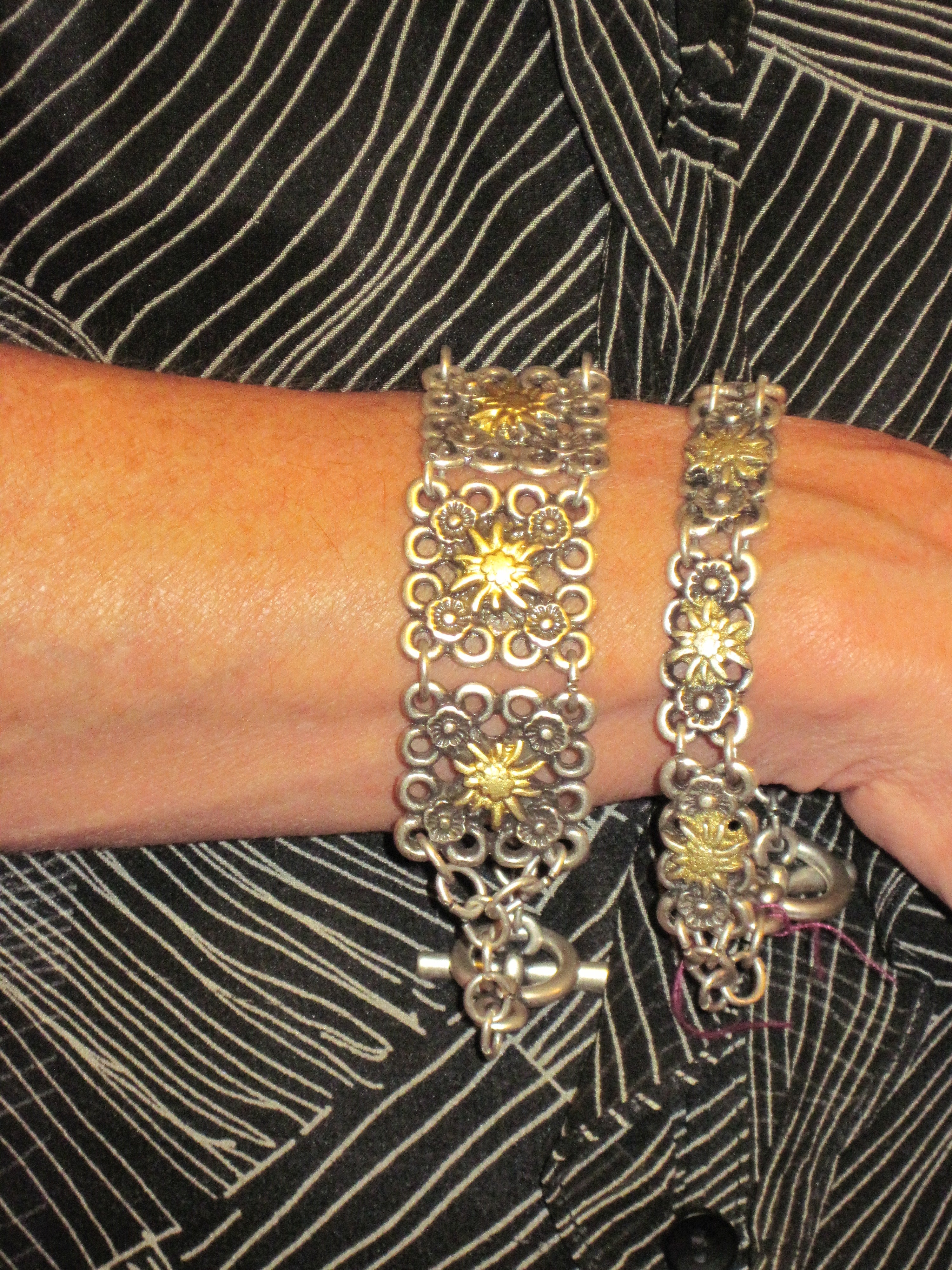 Vintage Pewter Edelweiss Link Bracelet for Women - Handmade Bohemian Jewelry - Perfect for Weddings, Anniversaries & Alpine-Themed Gifts