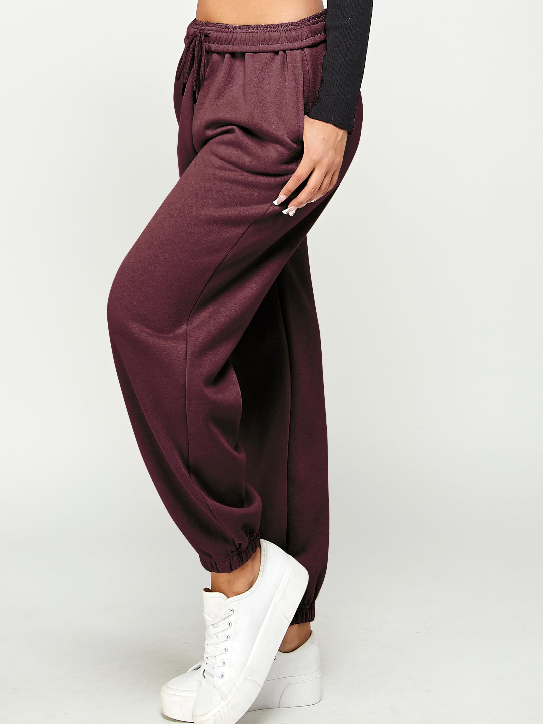 IUUI Women's High Waisted Fleece Sweatpants - Soft Warm Winter Joggers with Pockets, Cozy Lounge Pants for Yoga, Running, Home & Travel (Black, Large)