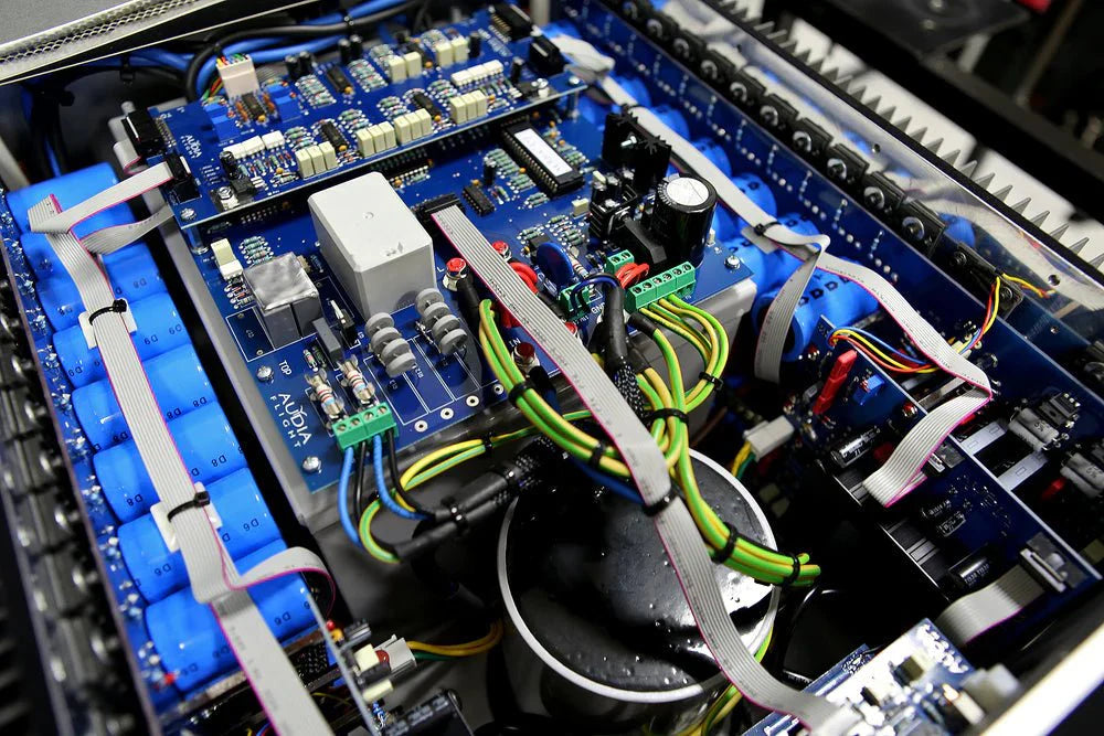 Audia Flight Strumento No.8 Mono Power Amplifier - High-End Audio Equipment for Home Theater & Audiophile Listening