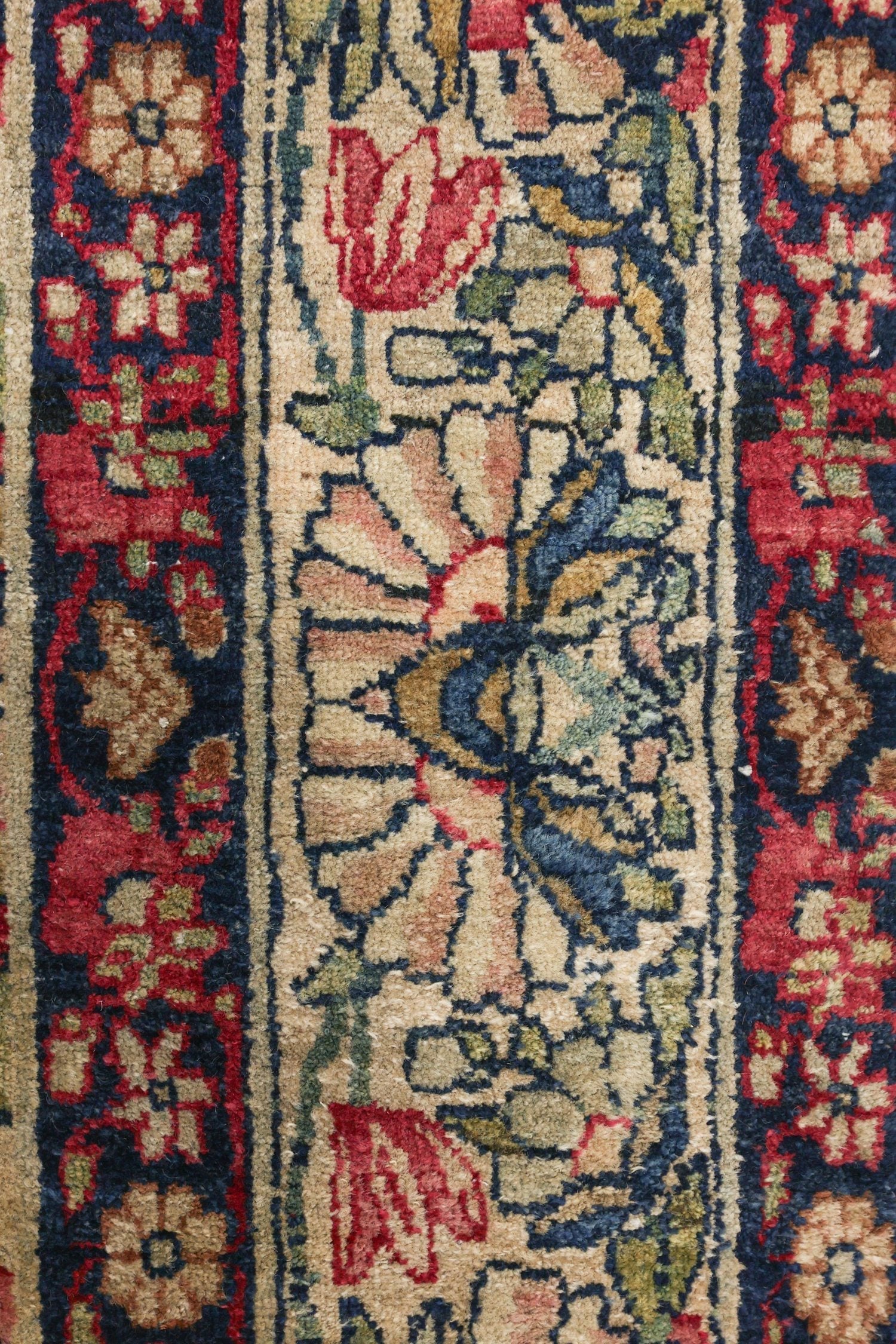Antique Lavar Kerman Handwoven Traditional Persian Rug - J68076 - Perfect for Living Room, Bedroom & Home Decor