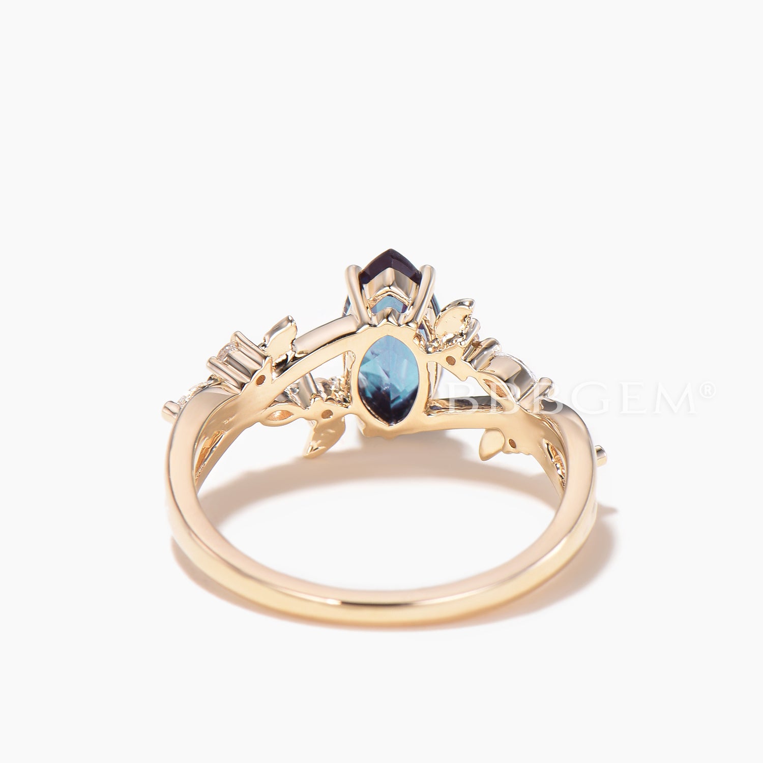**Marquise Color Change Alexandrite Split Shank Wedding Ring - Moonstone Leaf Design for Engagement, Anniversary & Bridal Jewelry - Perfect for Romantic Occasions & Special Gifts**