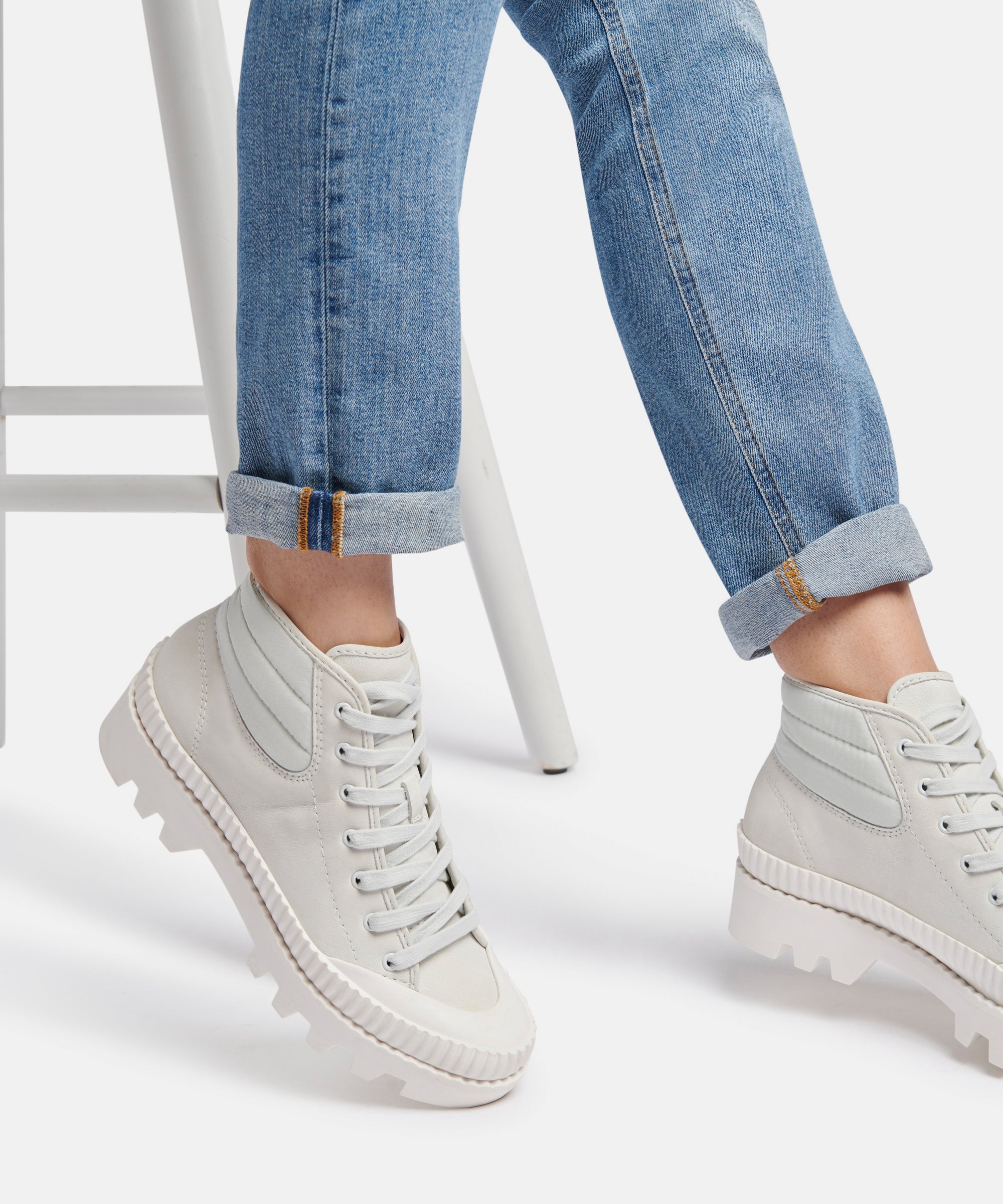 OCIANA SNEAKERS DOVE NUBUCK - Comfortable Women's Casual Shoes for Walking, Running & Everyday Wear | Lightweight & Breathable Sneakers for Workouts, Travel & Outdoor Activities