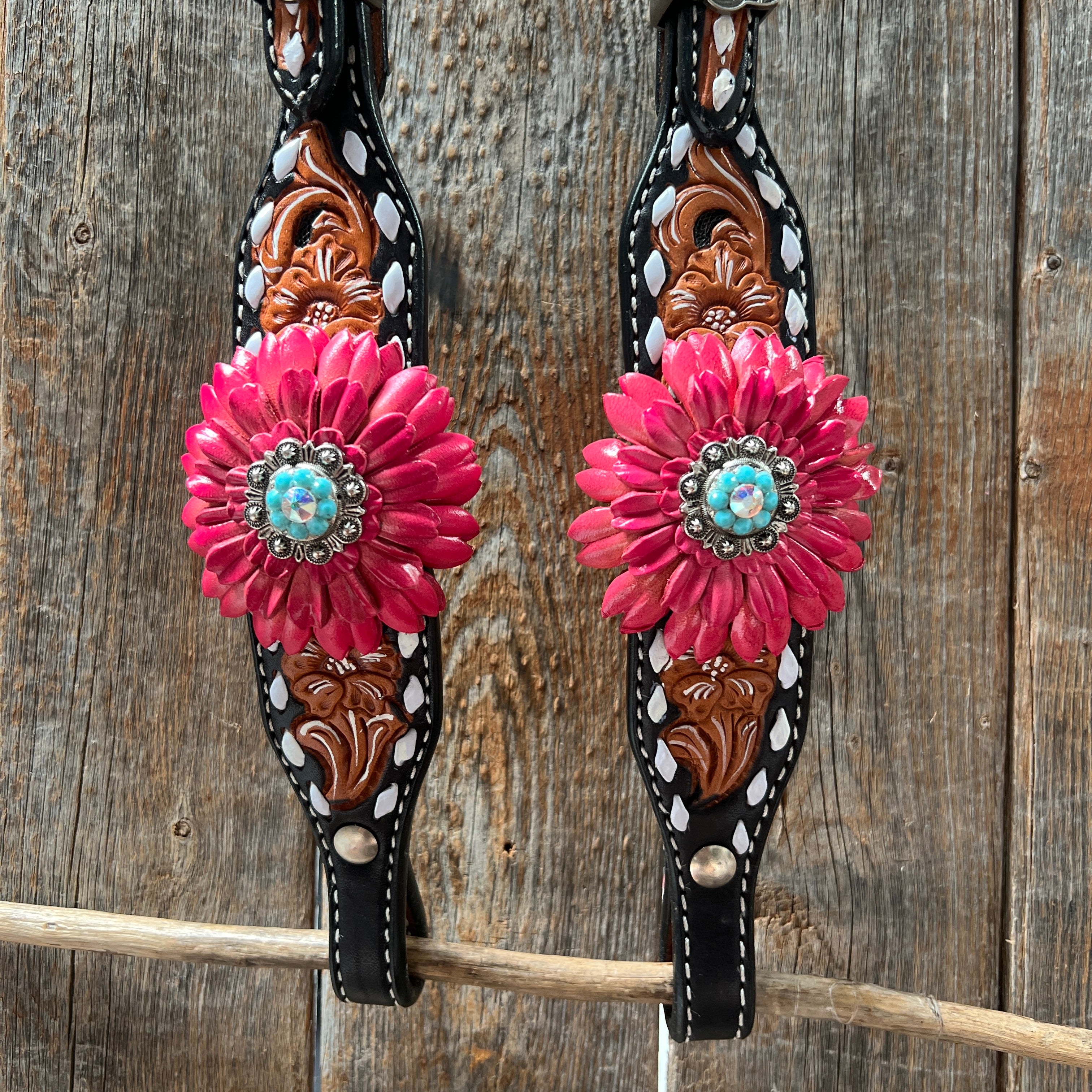 Classic Pink Daisies Browband & One Ear Tack Set for Horses - Elegant Equestrian Headband & Bridle Accessory #BBBC114 | Perfect for Show Jumping, Dressage & Western Riding Competitions