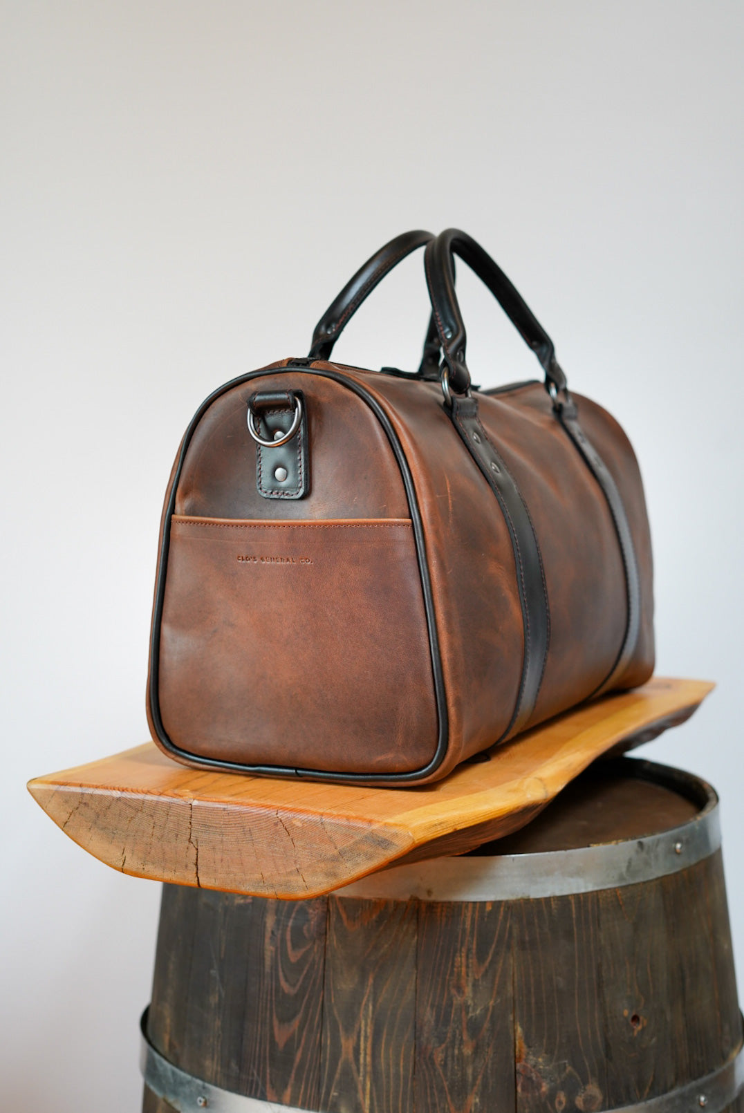Premium Overnight Duffle Bag for Travel & Gym - Cinnamon Brown with Cigar Black Accents - Water-Resistant Weekender Bag for Men & Women - Perfect for Business Trips, Workouts & Weekend Getaways