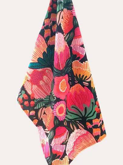 Flowers of Oz Designer Tea Towel - Premium Cotton Kitchen Towel for Drying Dishes & Decor - Perfect for Australian-Themed Kitchens, Gifts, and Home Decor