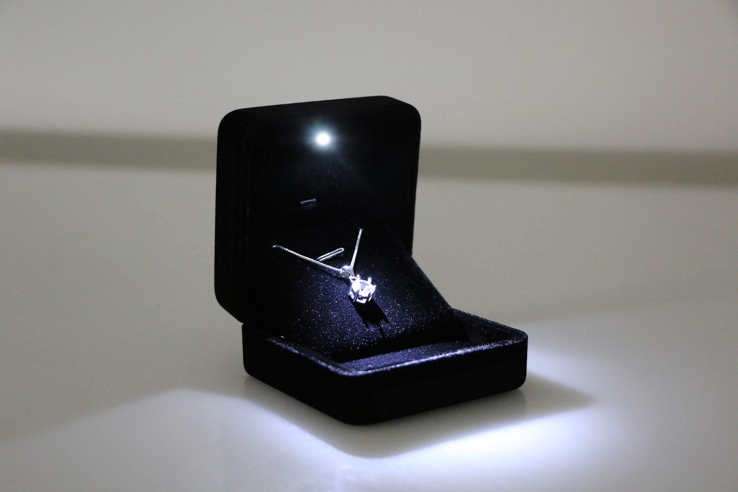 Velvet LED Jewelry Gift Box - Glossy Metal Pendant Necklace & Couple Bracelet Storage Case for Valentine's Day, Anniversary, Wedding, Engagement, Christmas (Black) - Perfect for Romantic Gifts & Luxury Jewelry Presentation