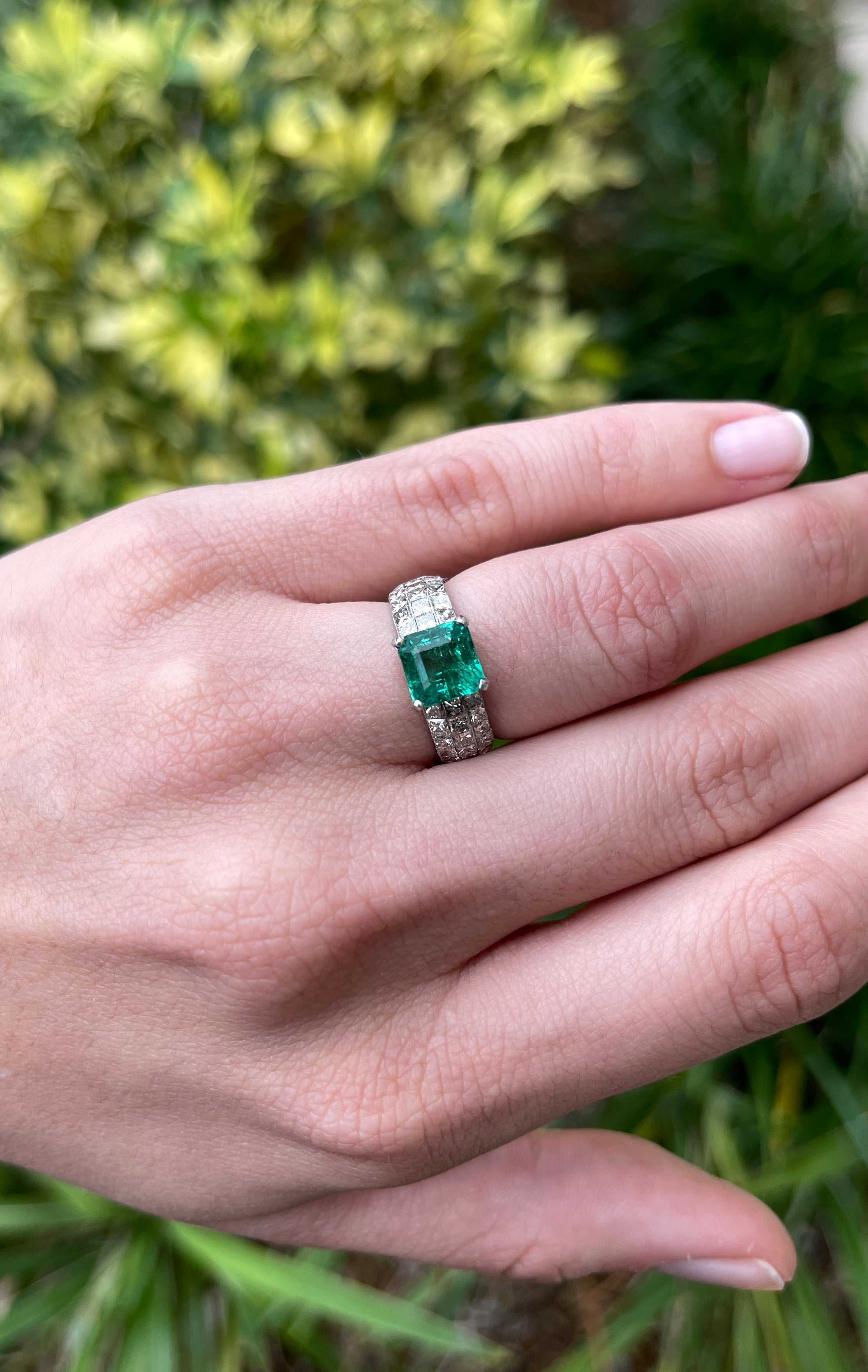 5.40tcw Emerald & Princess Cut Diamond 6mm Wide 18K Gold Wedding Band - Elegant Bridal Ring for Engagement, Anniversary & Special Occasions