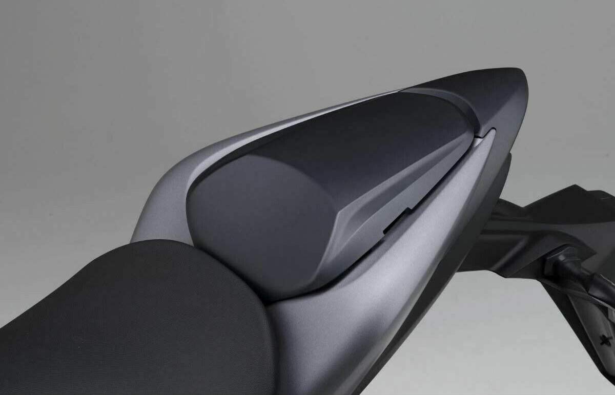Genuine Suzuki GSX-S1000/F Black Solo Seat Cowl 45500-04810-YKV - Compatible with 2016-2020 Models | Perfect for Motorcycle Customization & Racing Enthusiasts