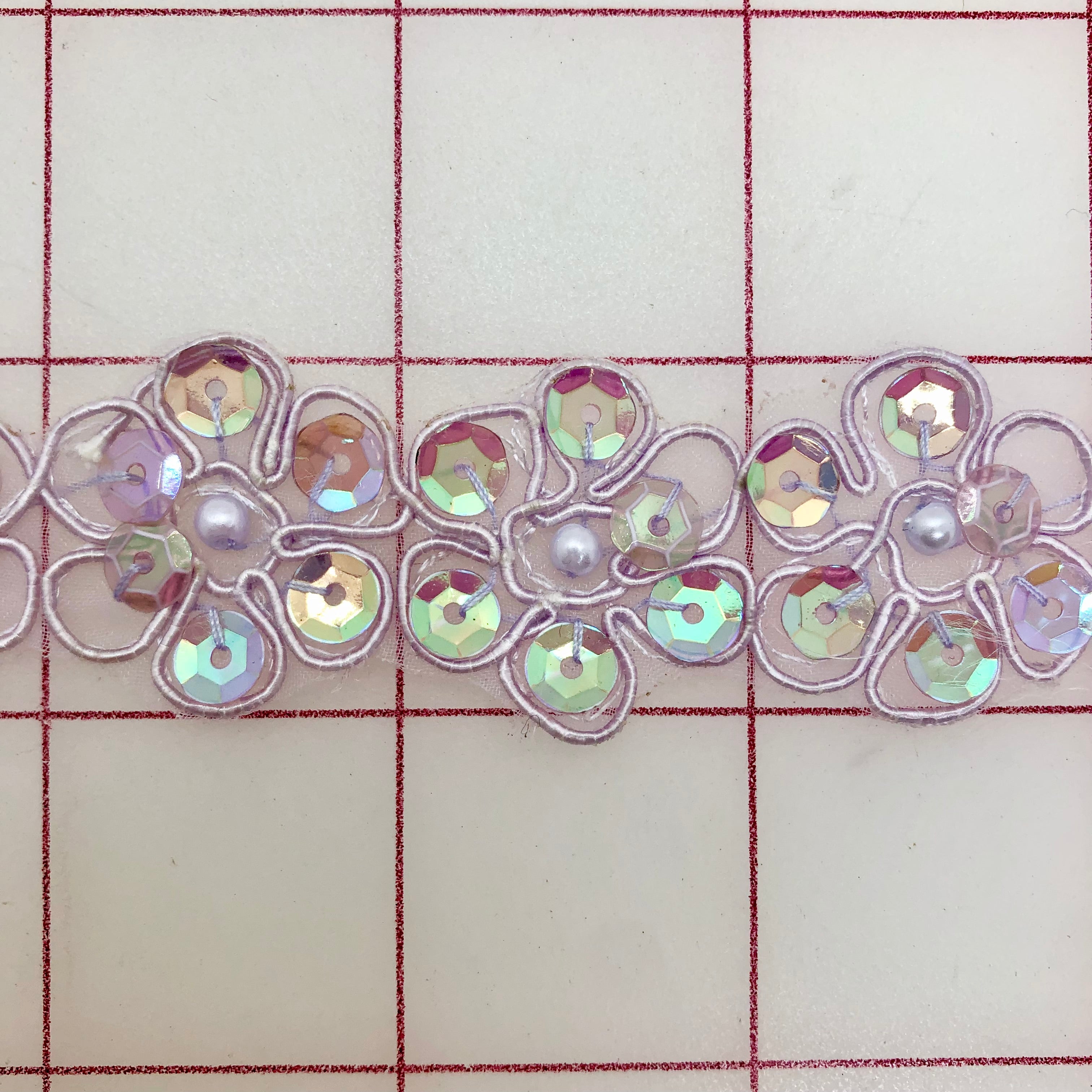 1 Inch Non-Metallic Sequined Flower Trim in Lavender - Perfect for DIY Crafts, Wedding Decorations, and Costume Accessories