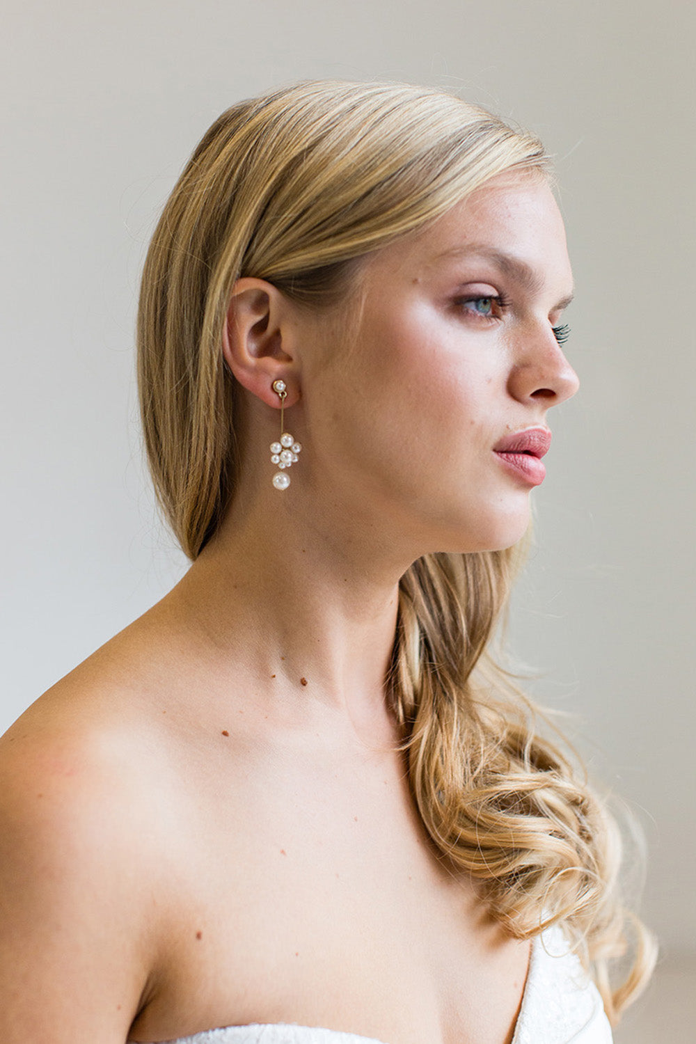 Stylish CASSIUS EARRINGS for Women - Trendy Gold Hoop Earrings for Everyday Wear - Perfect for Office, Party & Date Night Outfits