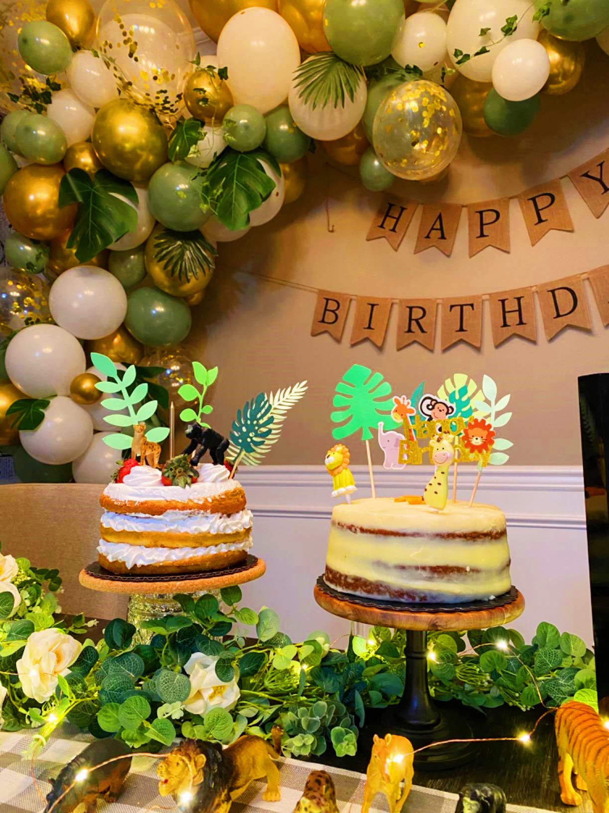 LaVenty Jungle Safari Animal Cake Toppers - 12pcs Edible Cake Decorations for Baby Shower, Birthday Party, Zoo Theme Celebration - Perfect for Jungle Themed Cakes, Cupcakes and Desserts