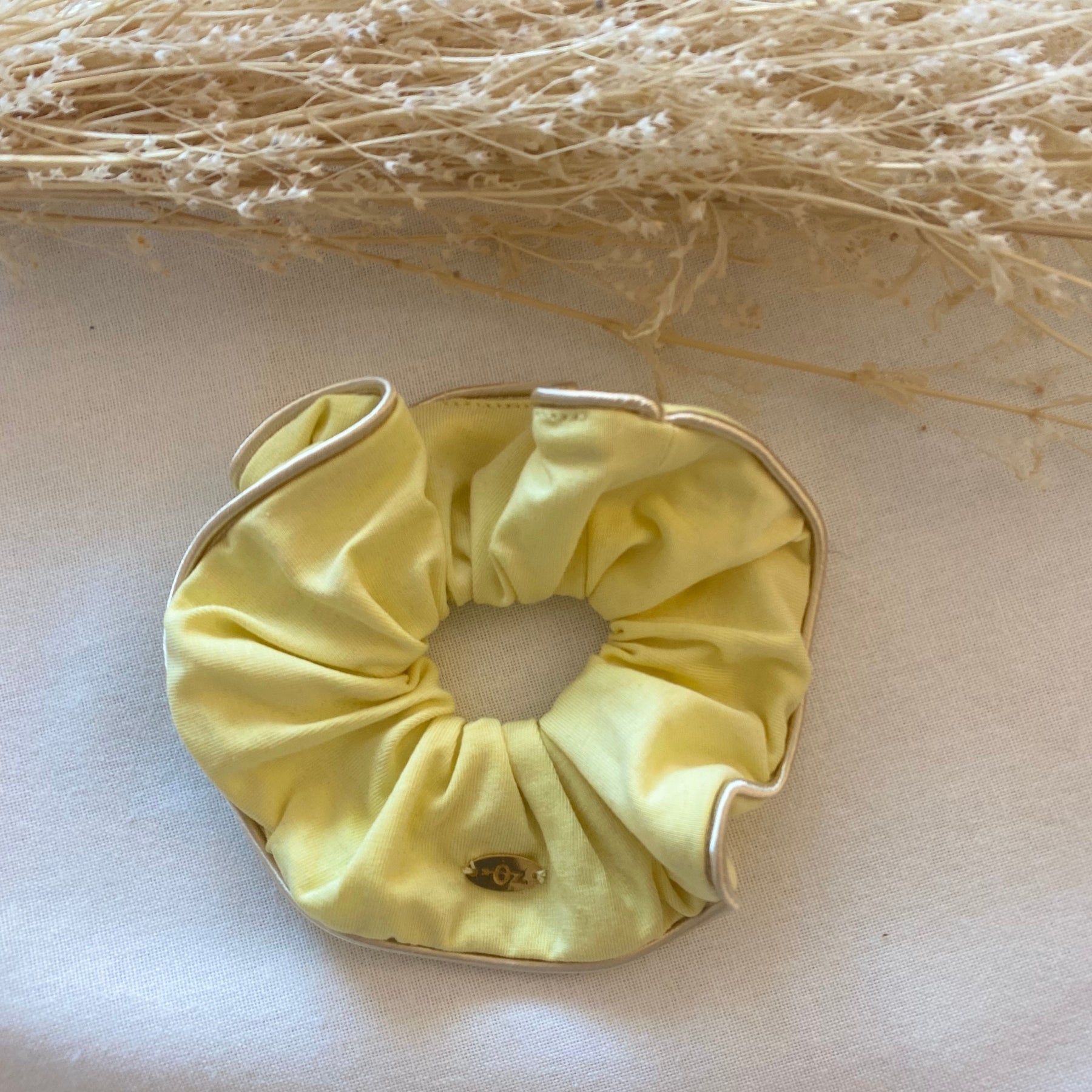 Chouchou Bonnie Jaune Vanille Headband - Stylish Hair Accessory for Women & Girls - Perfect for Sports, Workouts, and Everyday Fashion