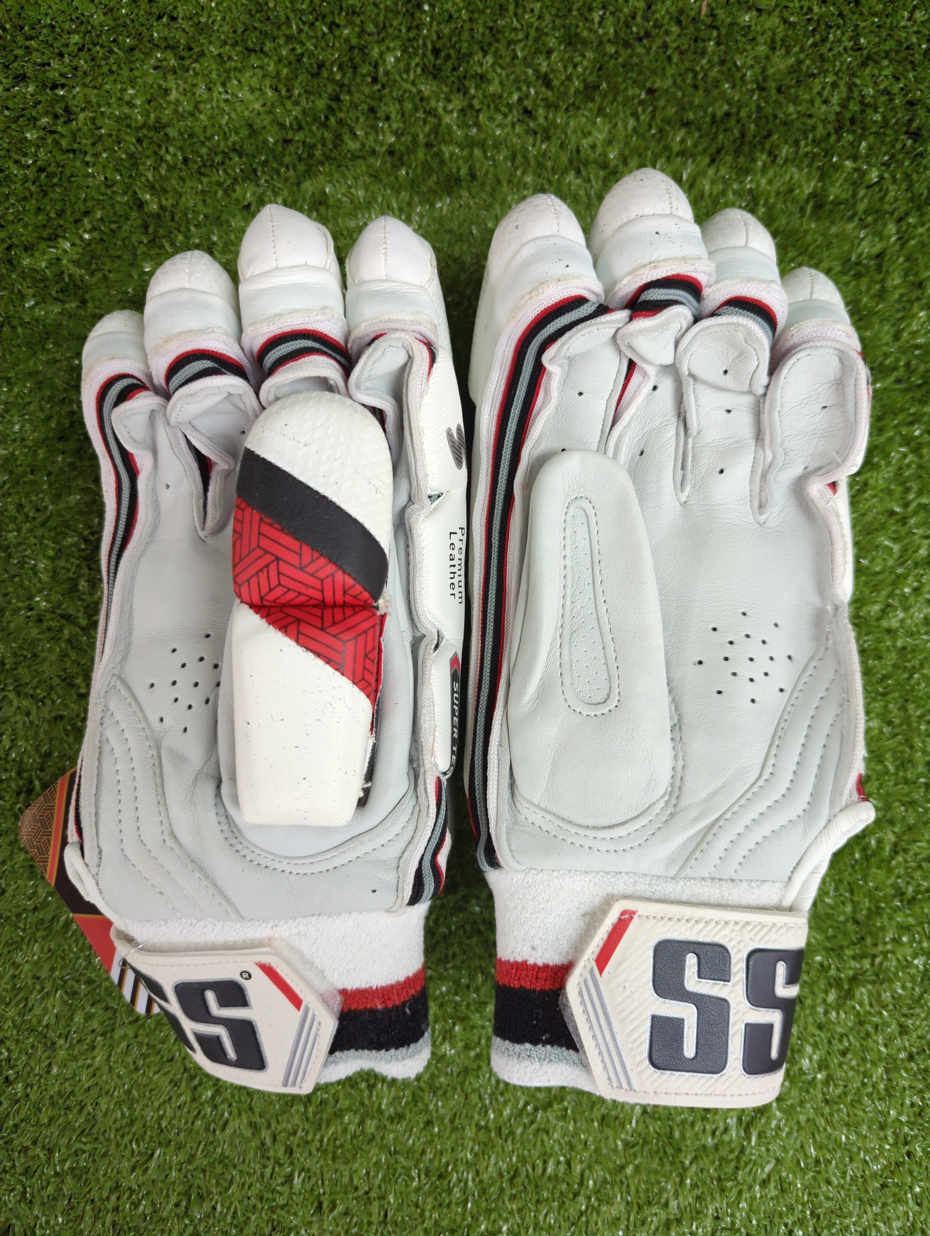 SS Super Test Junior/Youth Cricket Batting Gloves - Lightweight Protective Gear for Young Players - Perfect for Practice, Matches & Training Sessions
