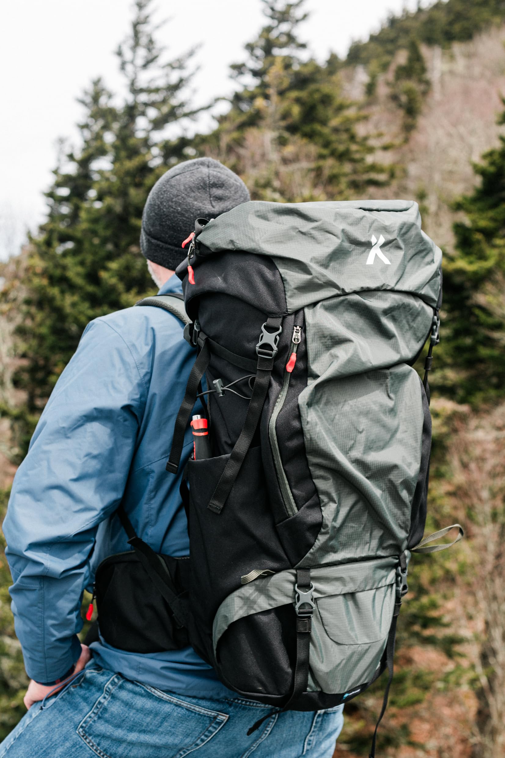 Bear Grylls 20L Lightweight Hiking Backpack - Waterproof Daypack for Outdoor Adventures, Camping & Travel - Durable Hiking Gear for Men & Women
