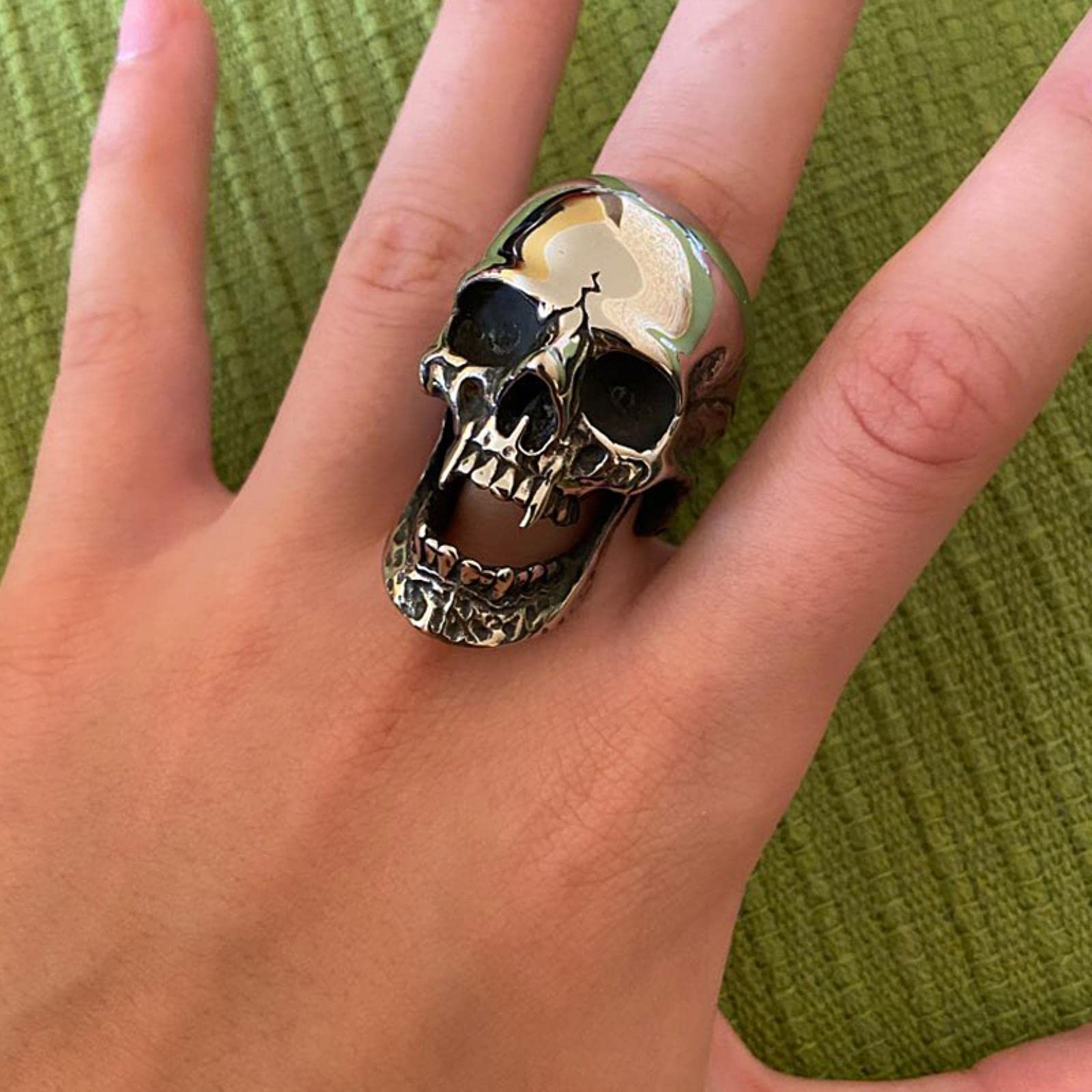 Stainless Steel Vampire Skull Ring for Men & Women - Gothic Punk Biker Jewelry - Unique Gift for Friends - Perfect for Halloween, Cosplay, and Dark Fashion Accessories