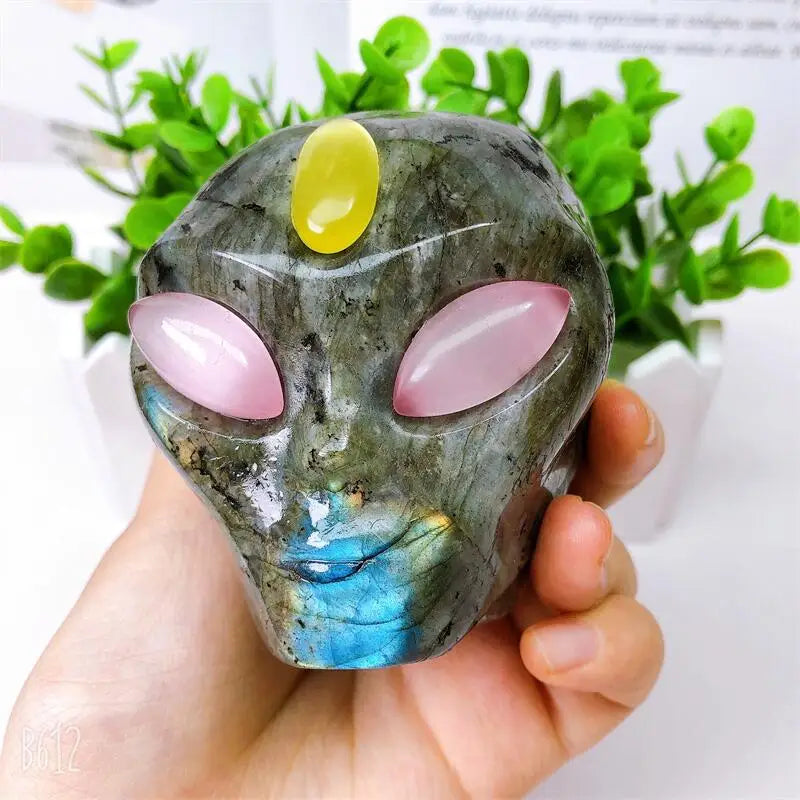 Natural Labradorite Alien Skull Crystal Carving - Healing Energy Stone for Meditation & Spiritual Growth - Unique Halloween Gift & Home Decor (1PC) - Perfect for Yoga Spaces, Altars & Gothic Decor